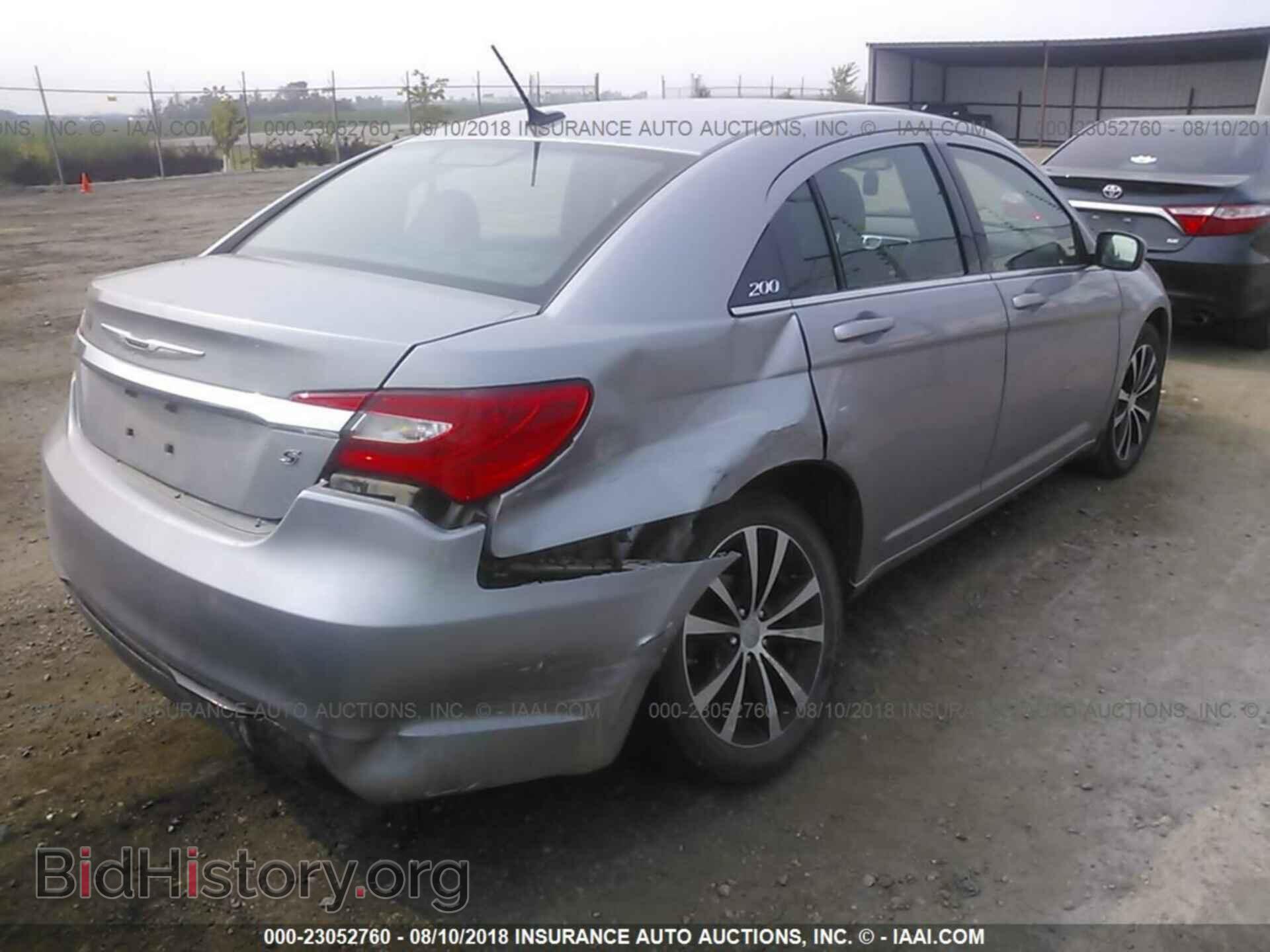 2013 Chrysler 200 - VIN: 1C3CCBBG6DN739588 - Photo 4