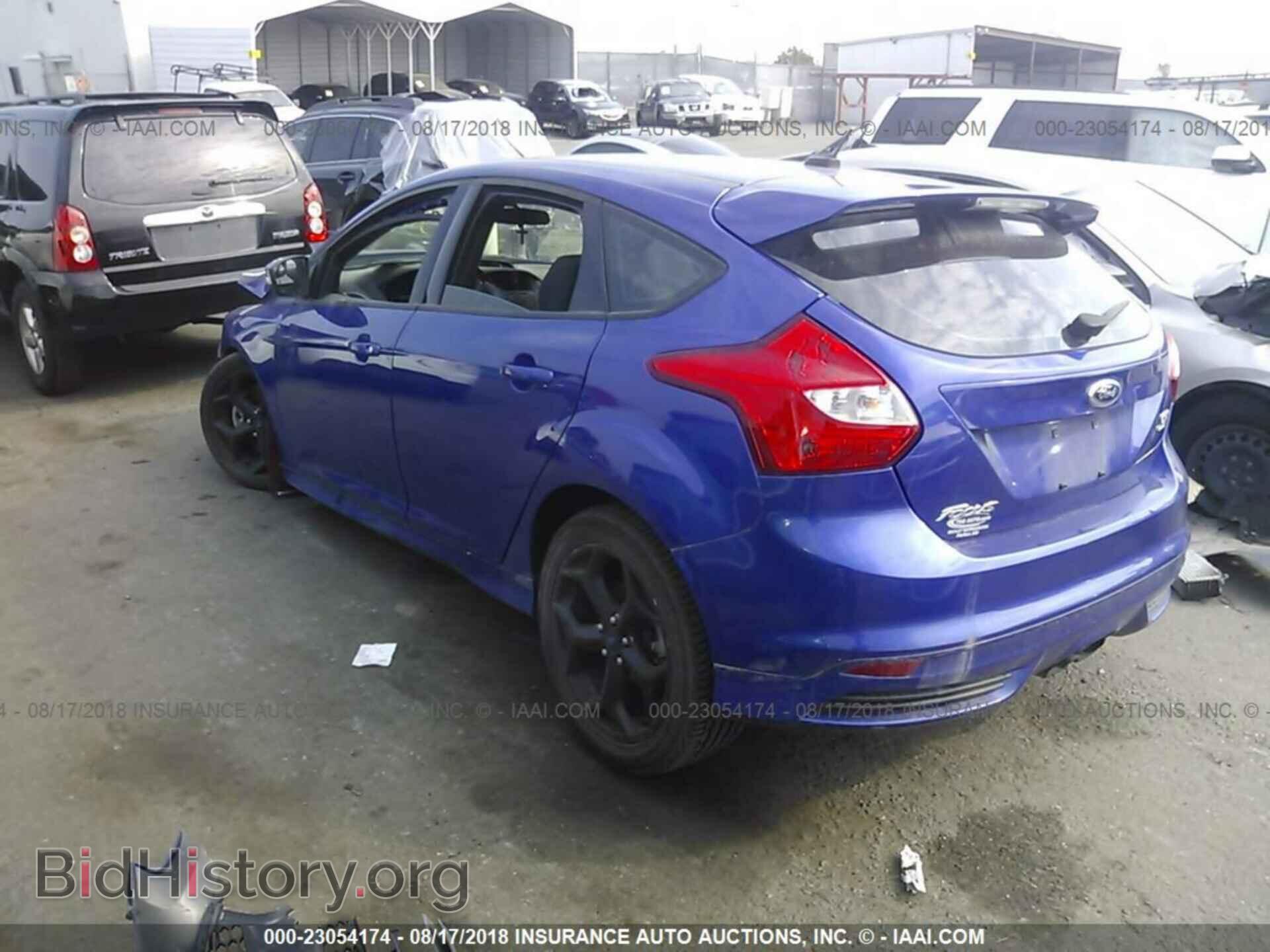 2014 Ford Focus - VIN: 1FADP3L96EL463815 - Photo 3