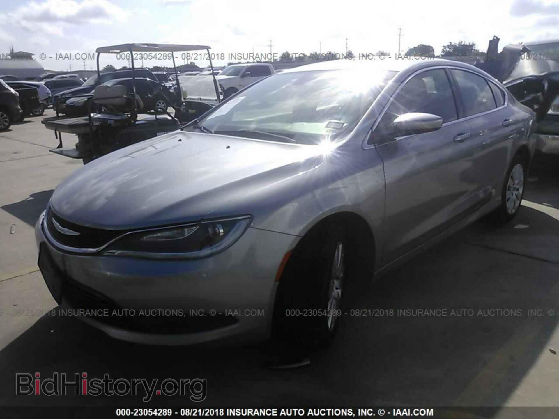 2015 Chrysler 200 - VIN: 1C3CCCFB3FN563817 - Photo 2