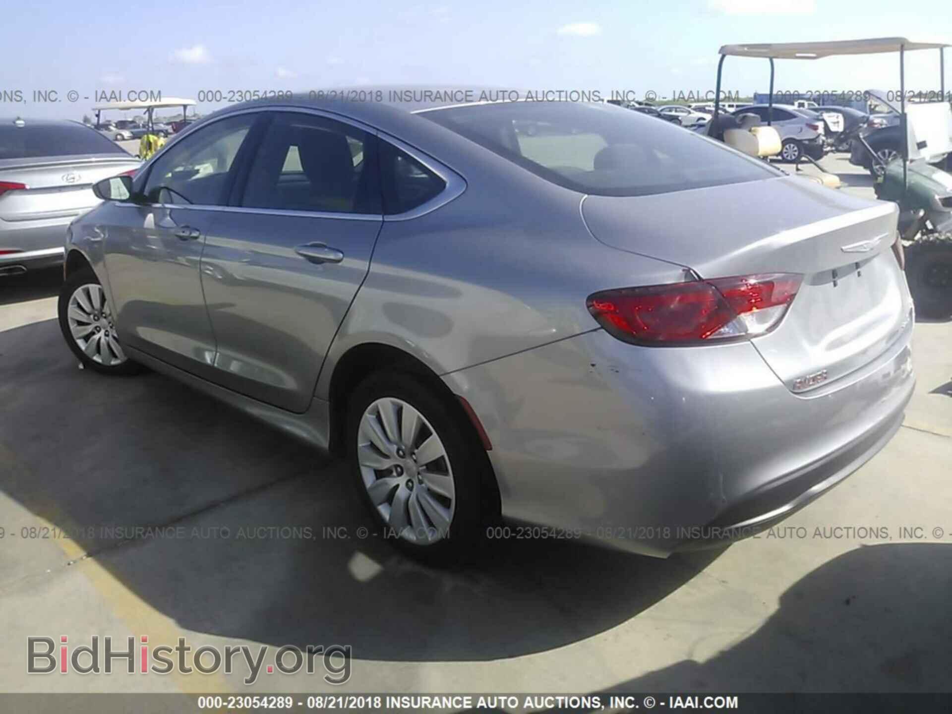 2015 Chrysler 200 - VIN: 1C3CCCFB3FN563817 - Photo 3