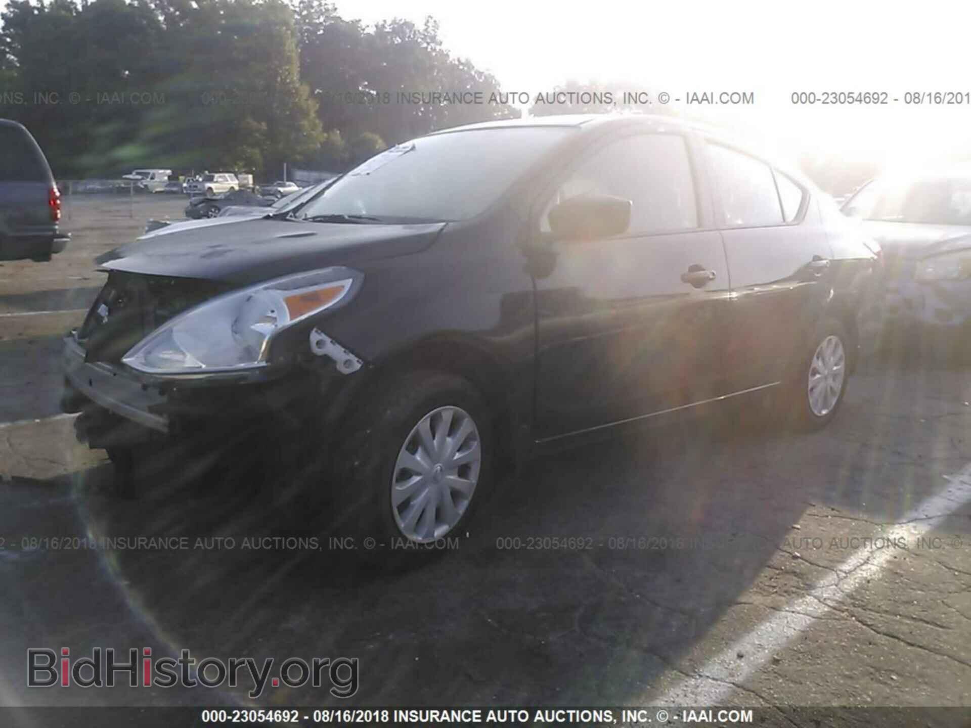 2017 Nissan Versa - VIN: 3N1CN7AP3HL869633 - Фото 2