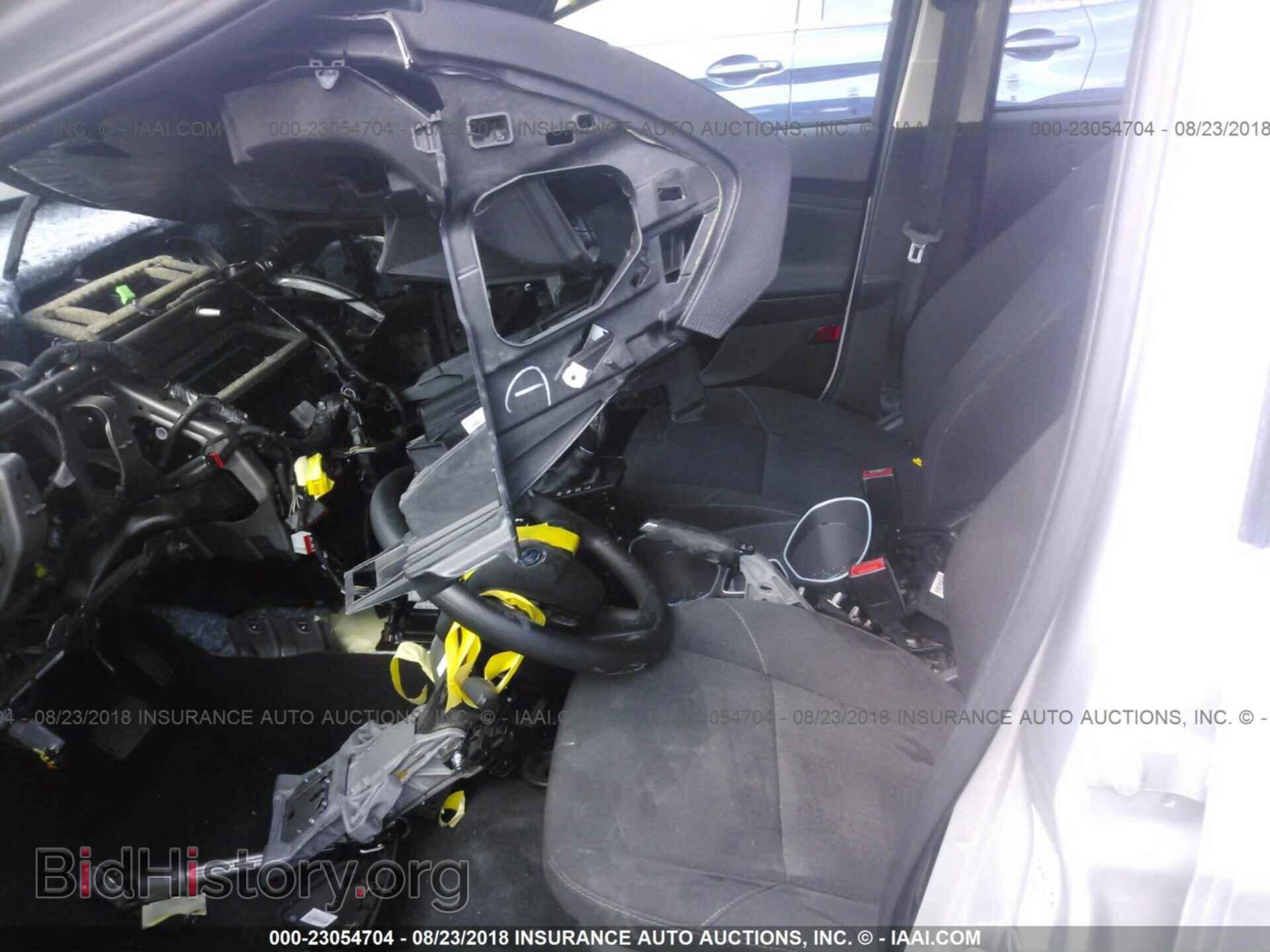 2016 Ford Focus - VIN: 1FADP3K26GL371031 - Photo 5