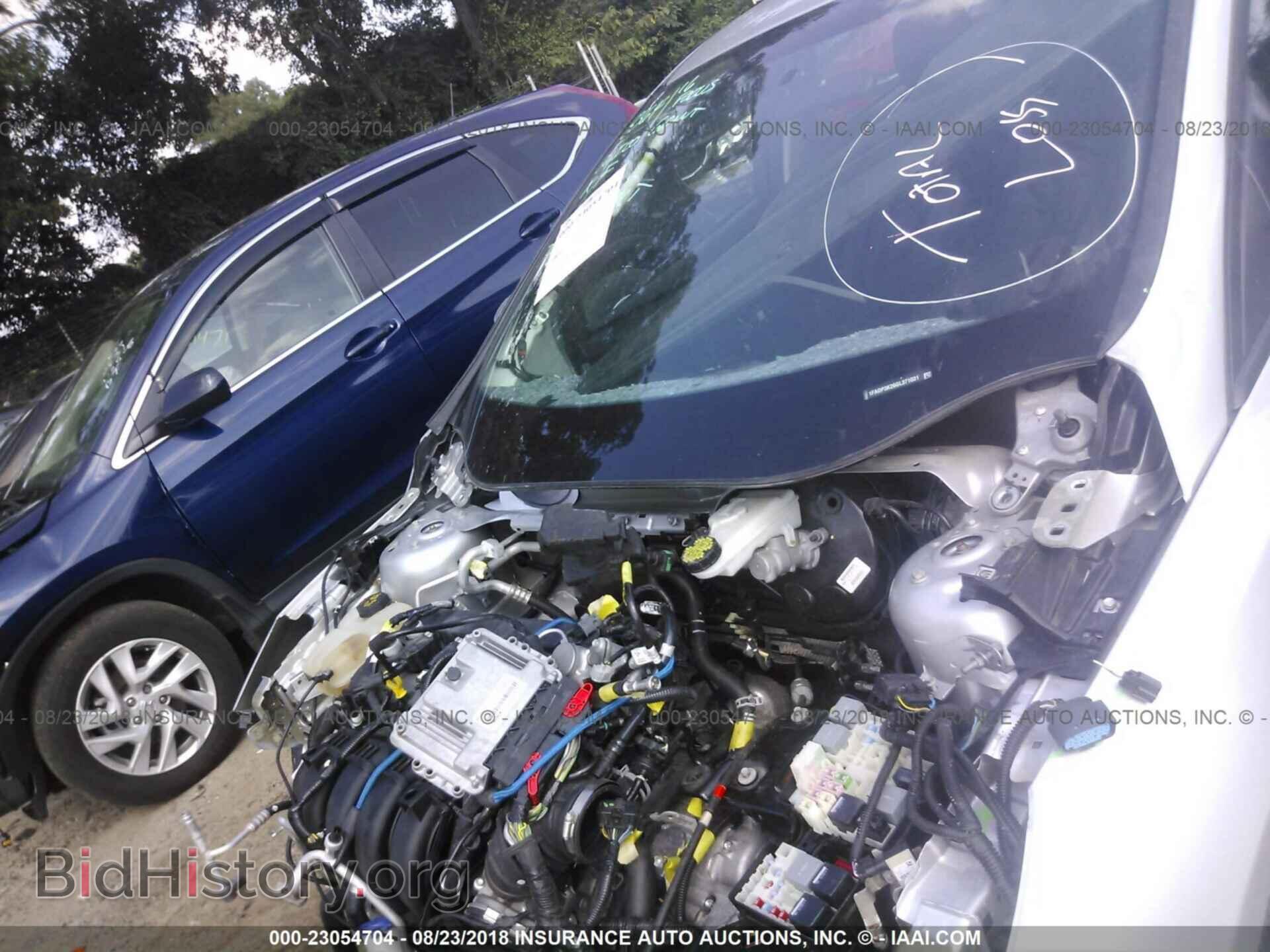 2016 Ford Focus - VIN: 1FADP3K26GL371031 - Photo 6
