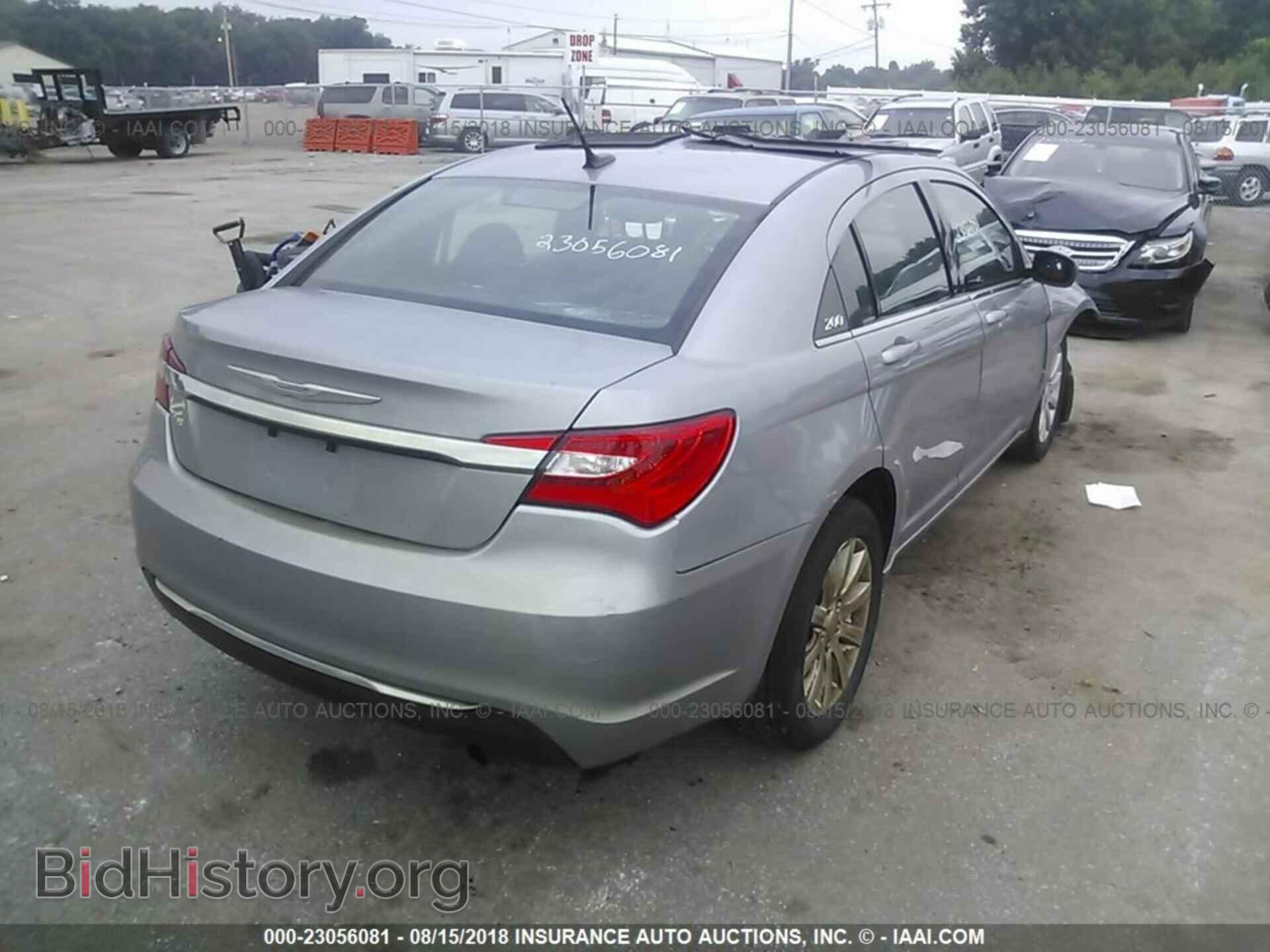 2013 Chrysler 200 - VIN: 1C3CCBBB8DN764707 - Photo 4