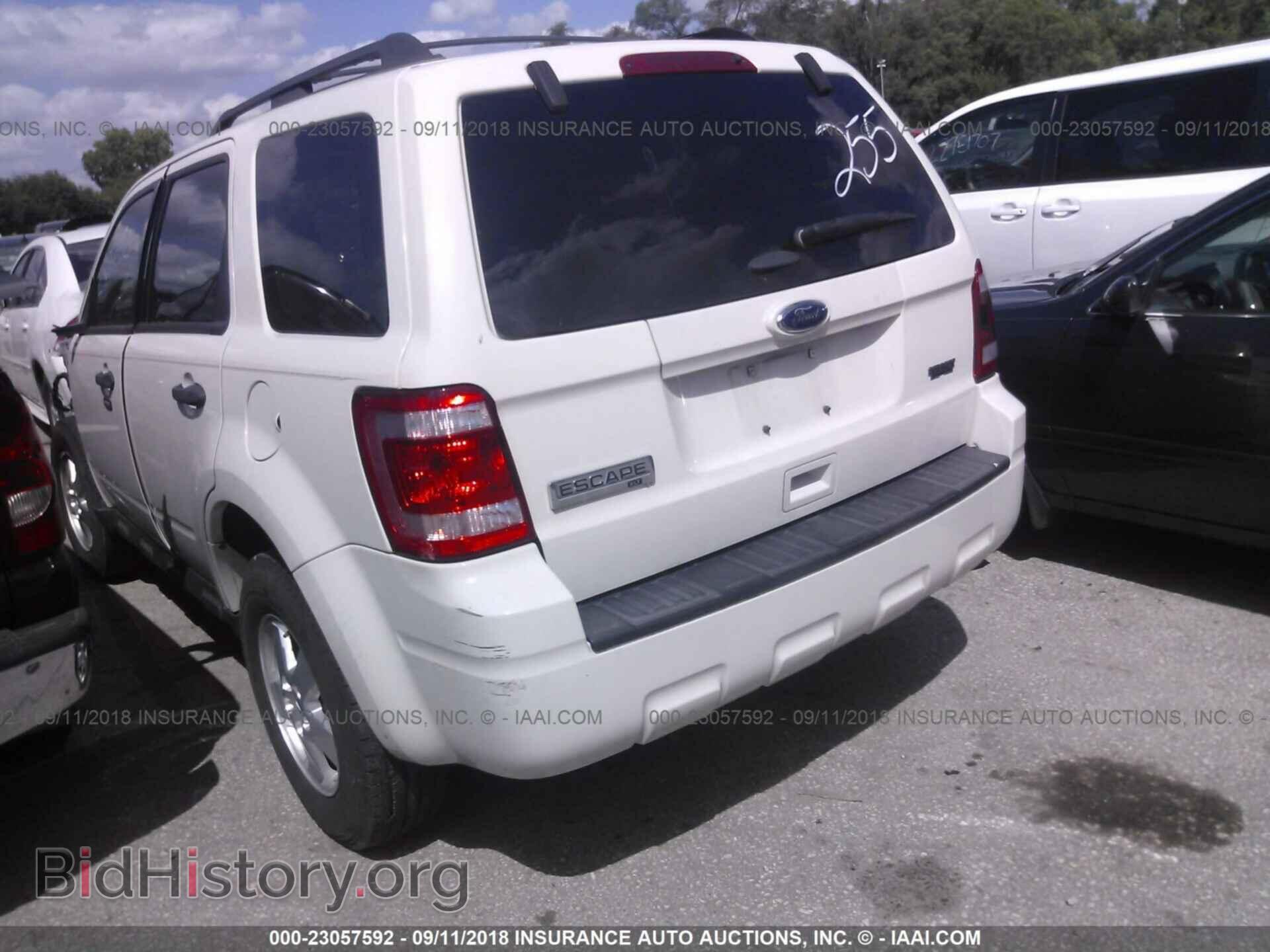 2011 Ford Escape - VIN: 1FMCU0D74BKB84032 - Фото 3
