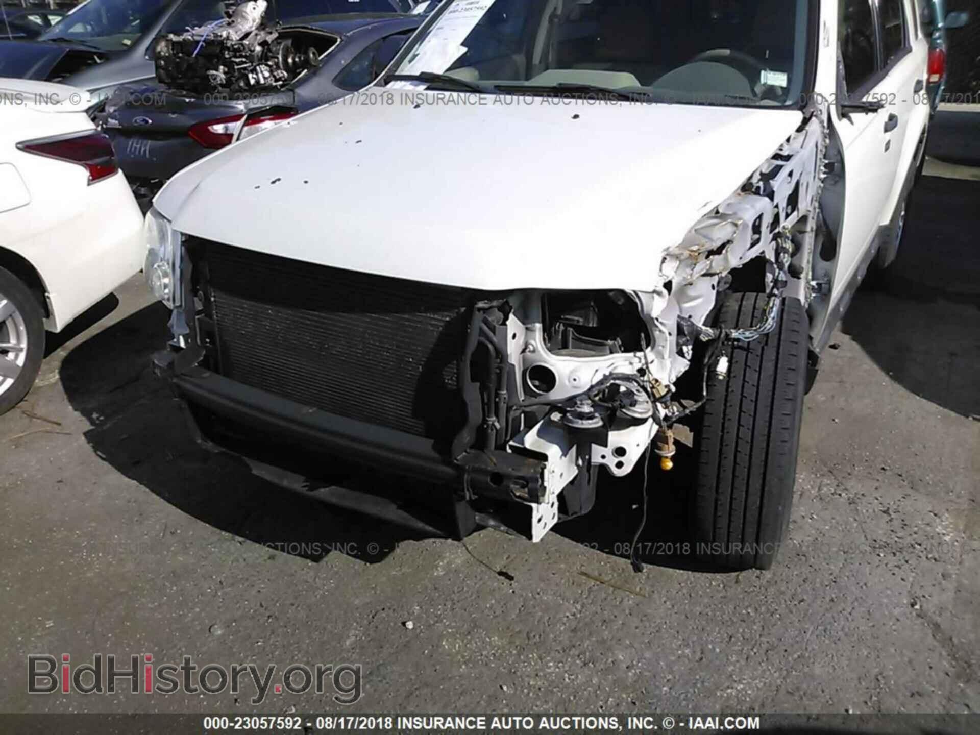 2011 Ford Escape - VIN: 1FMCU0D74BKB84032 - Фото 6