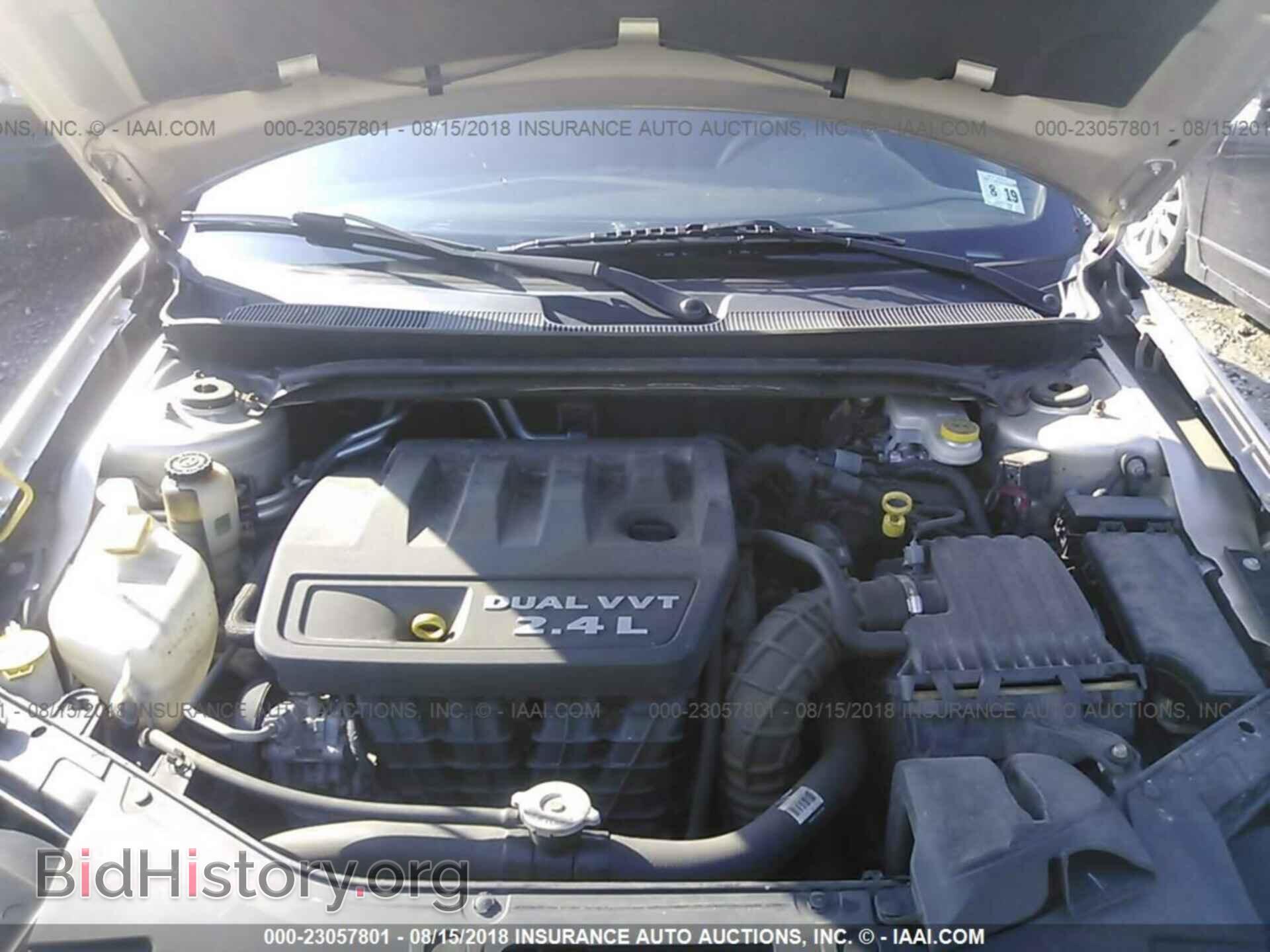 2014 Chrysler 200 - VIN: 1C3CCBABXEN211530 - Photo 10