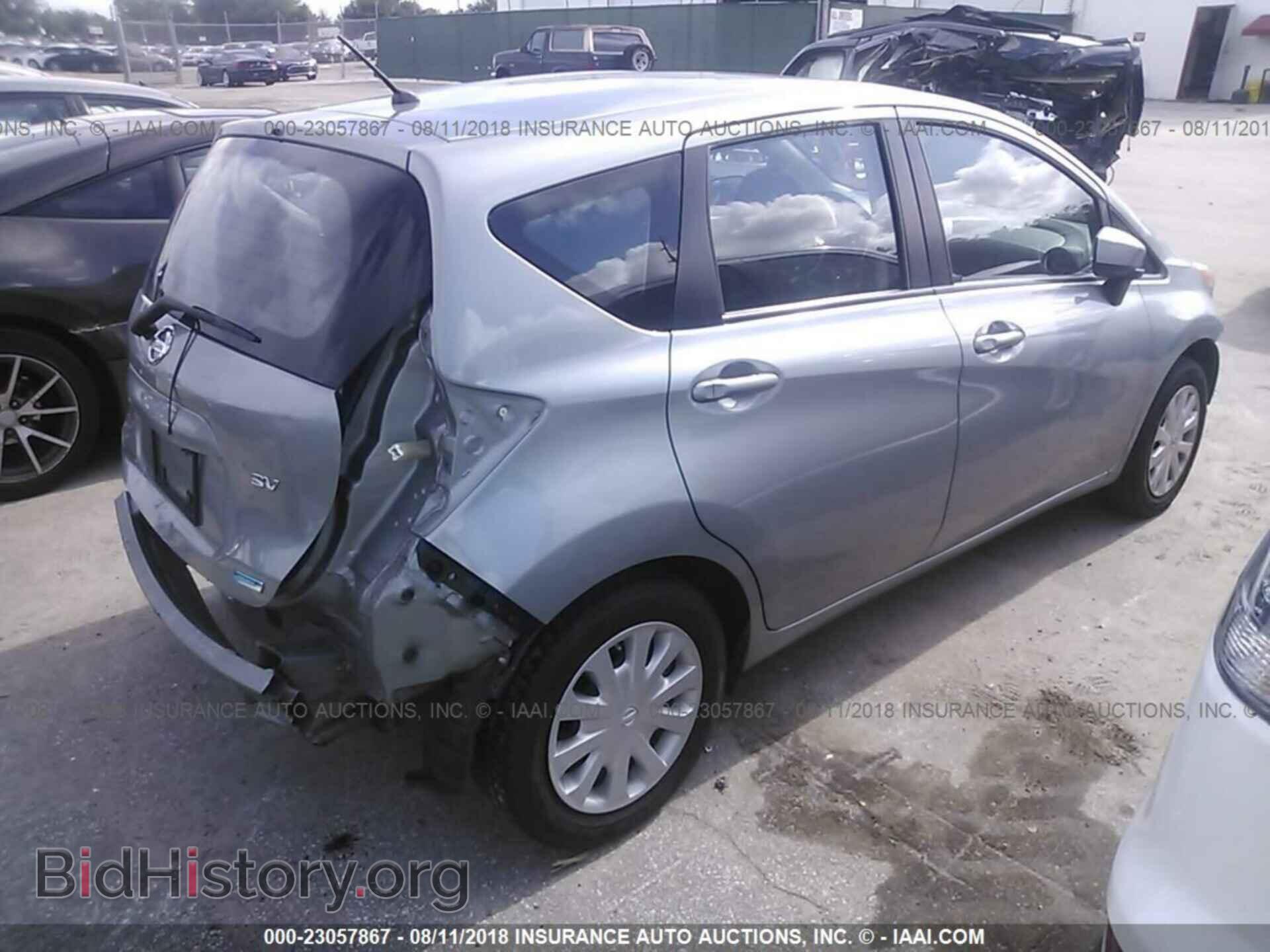 2015 Nissan Versa note - VIN: 3N1CE2CP1FL394755 - Фото 4