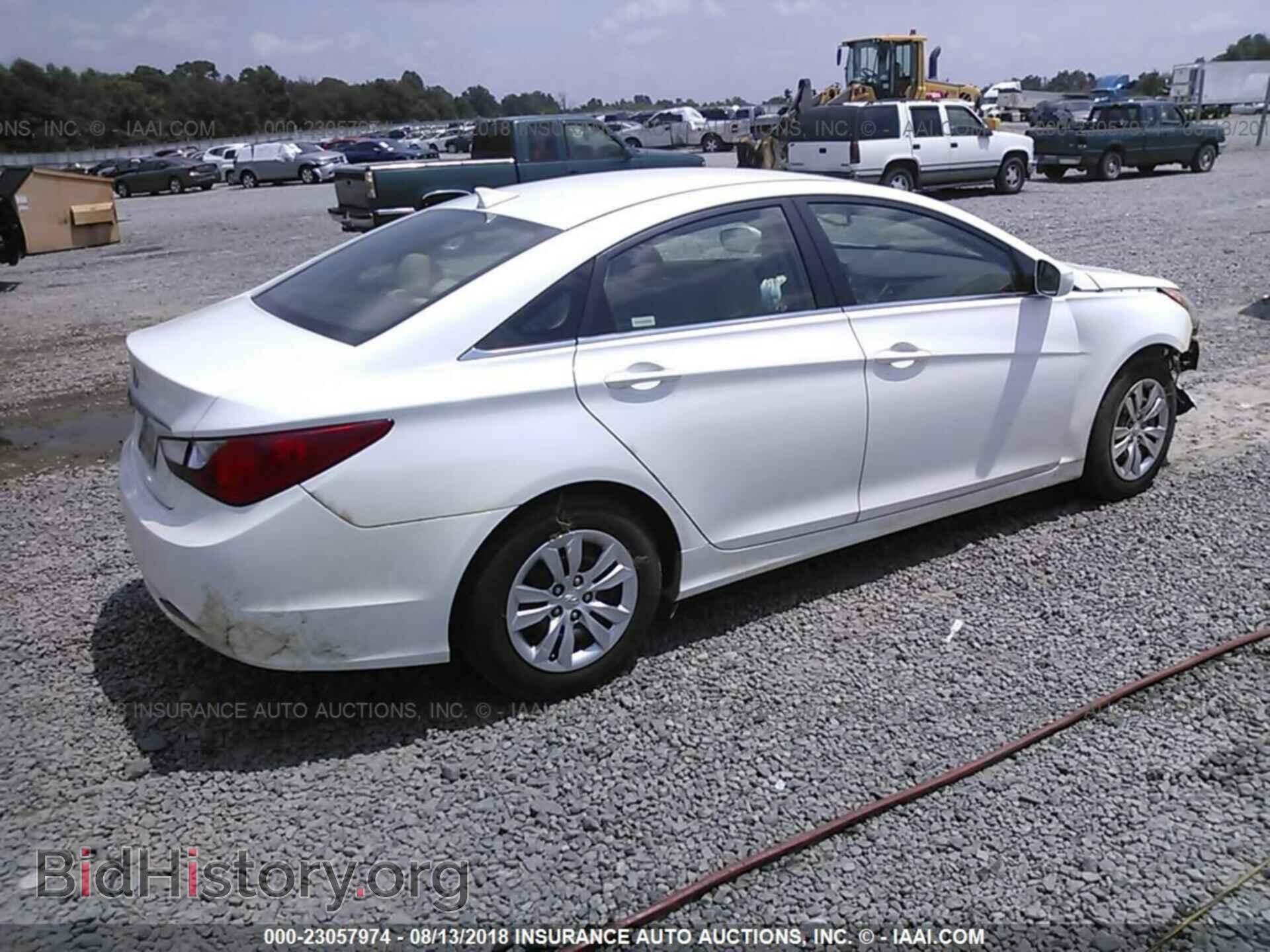 2012 Hyundai Sonata - VIN: 5NPEB4AC0CH401023 - Photo 4