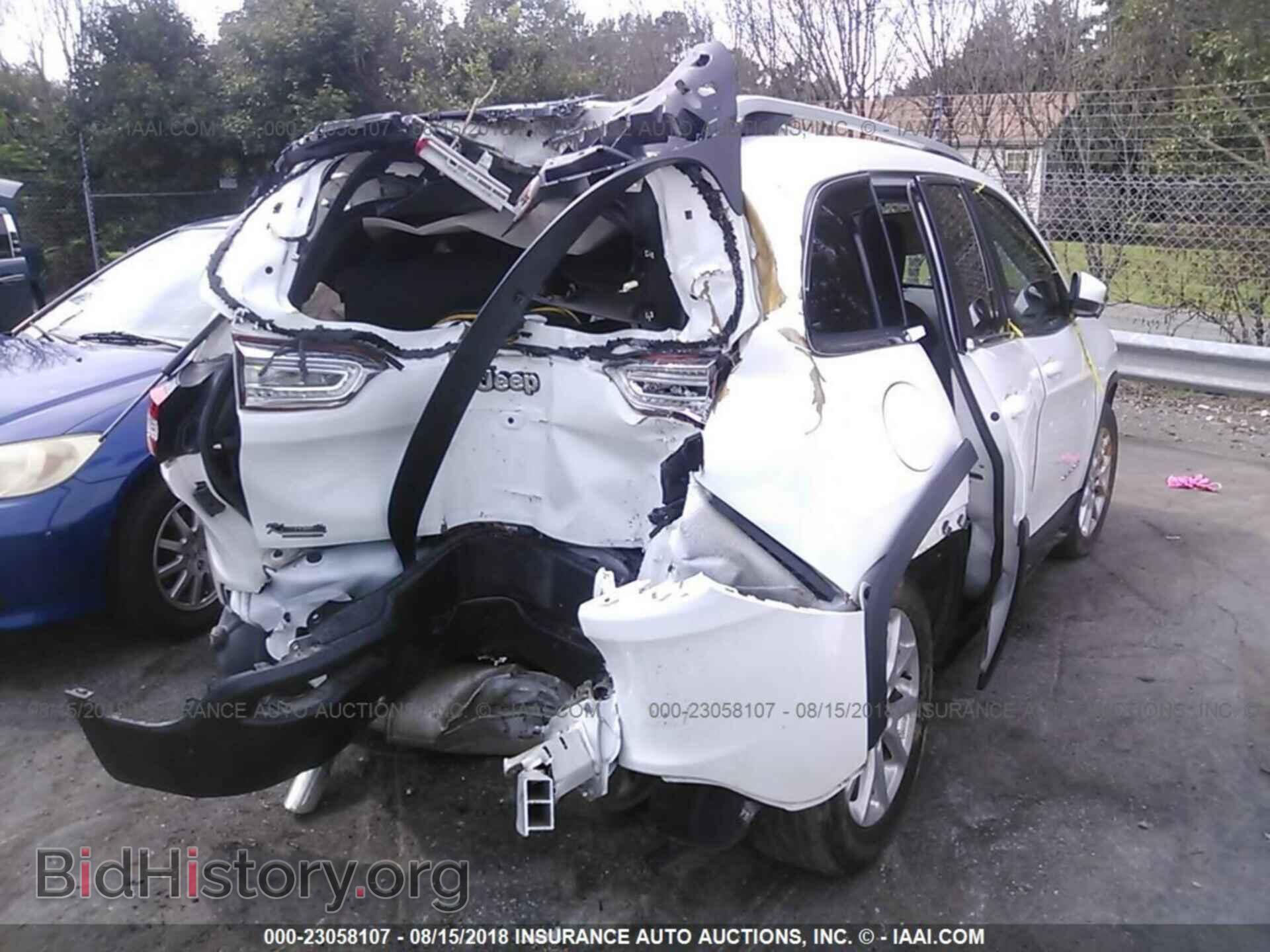 2017 Jeep Cherokee - VIN: 1C4PJLCB0HW539804 - Фото 6
