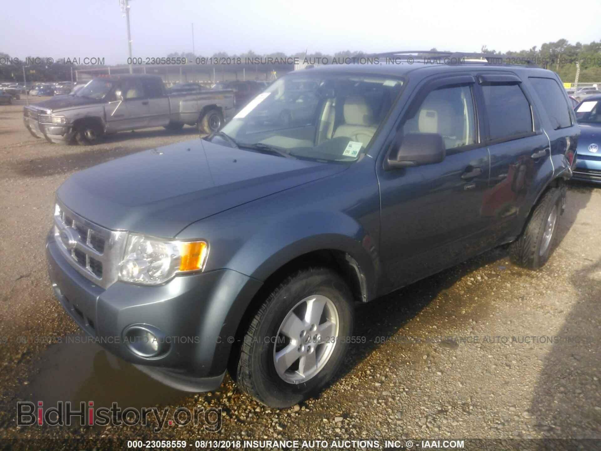 2012 Ford Escape - VIN: 1FMCU0D76CKA88081 - Photo 2