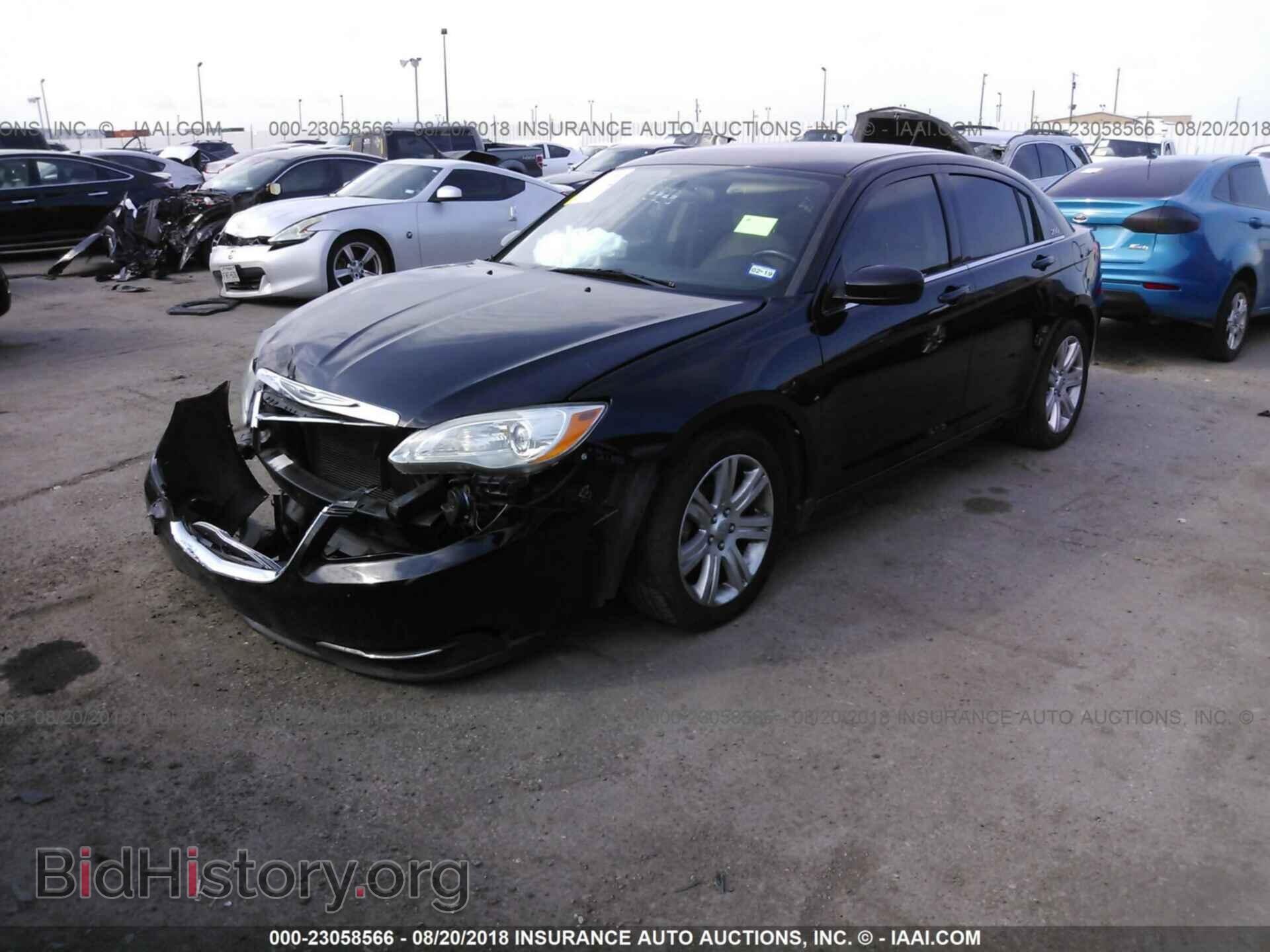 2011 Chrysler 200 - VIN: 1C3BC1FB5BN576580 - Фото 2
