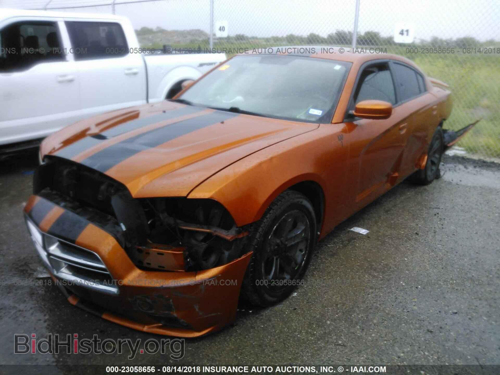 2011 Dodge Charger - VIN: 2B3CL3CG7BH525460 - Фото 2