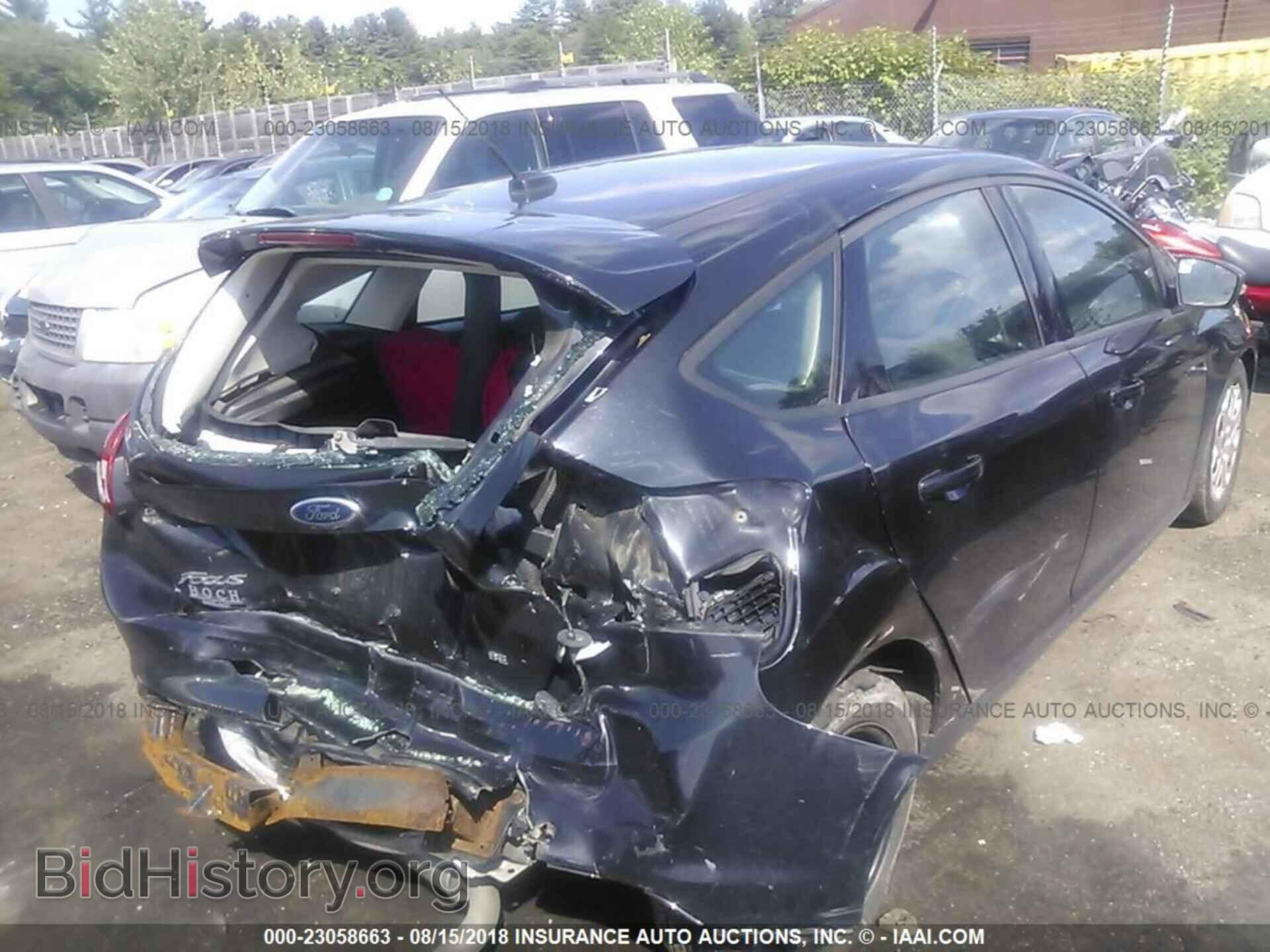 2012 Ford Focus - VIN: 1FAHP3K29CL418953 - Photo 4