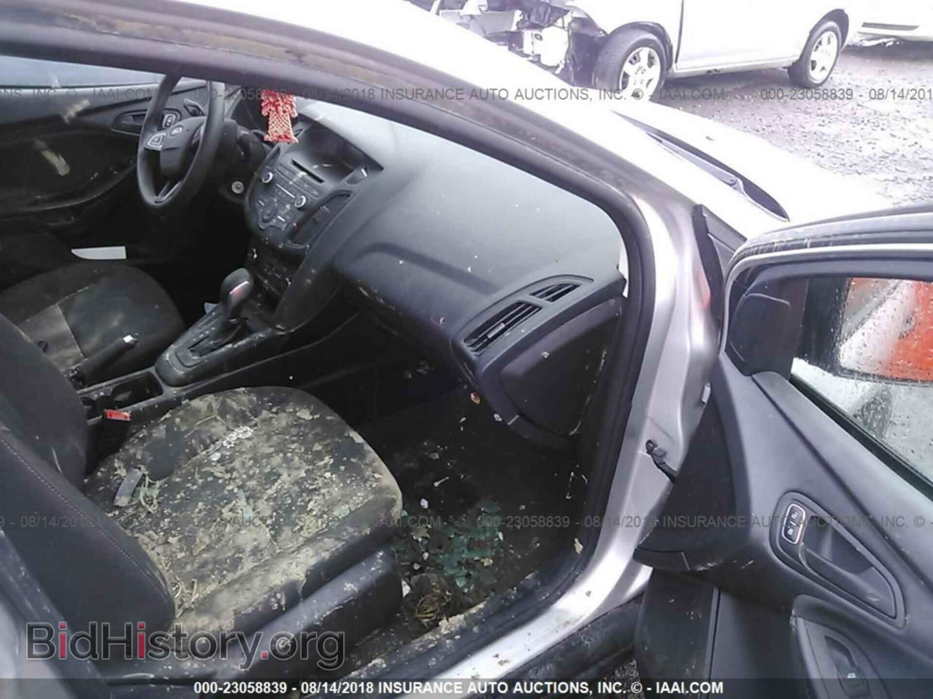 2015 Ford Focus - VIN: 1FADP3E27FL264175 - Photo 5