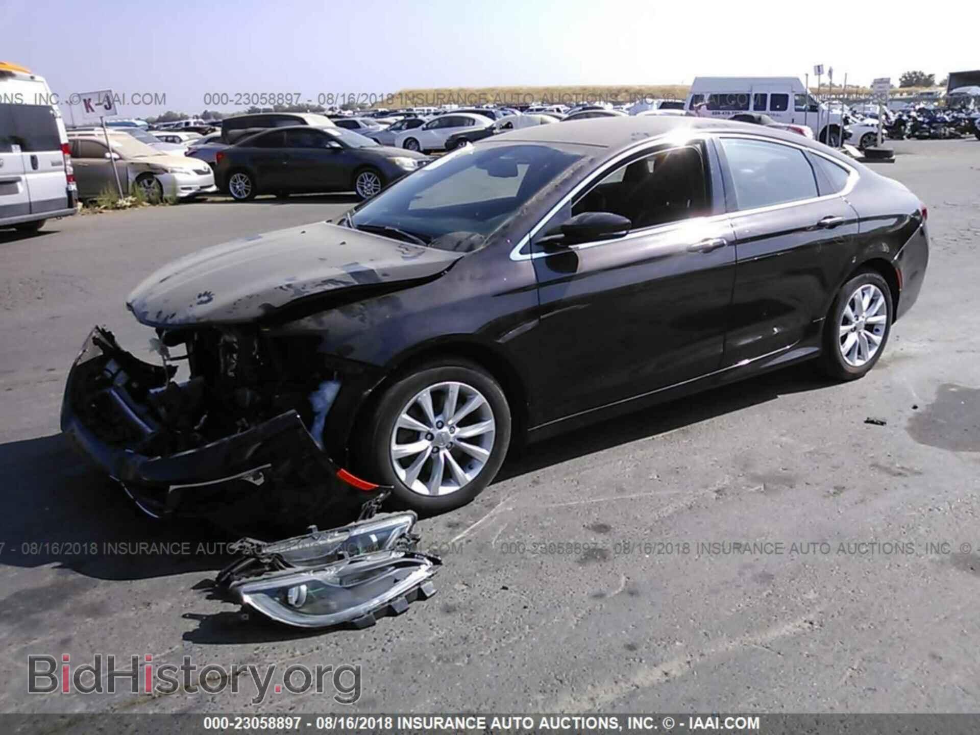 2015 Chrysler 200 - VIN: 1C3CCCCG8FN524334 - Photo 2