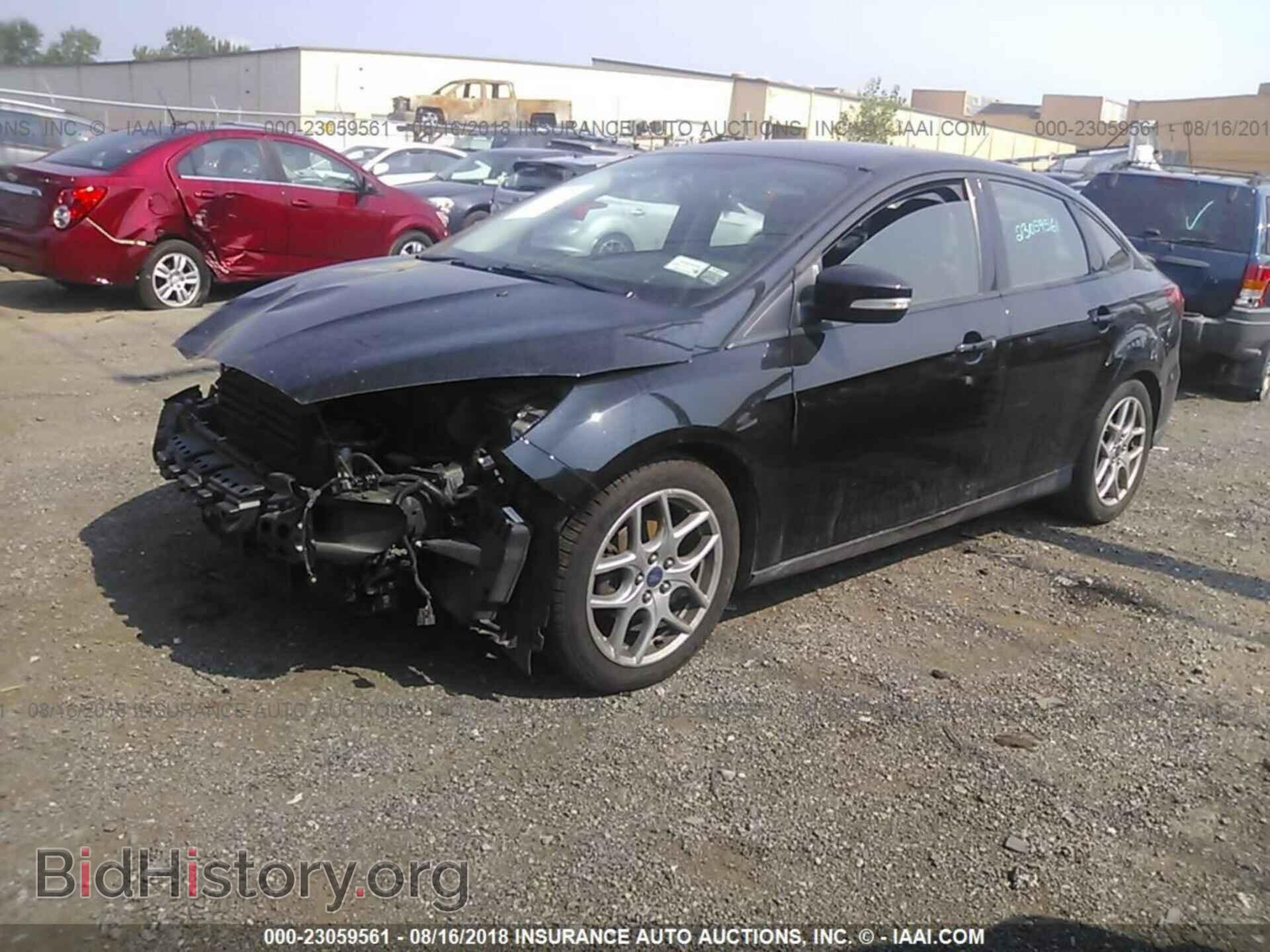 2015 Ford Focus - VIN: 1FADP3F27FL268290 - Photo 2