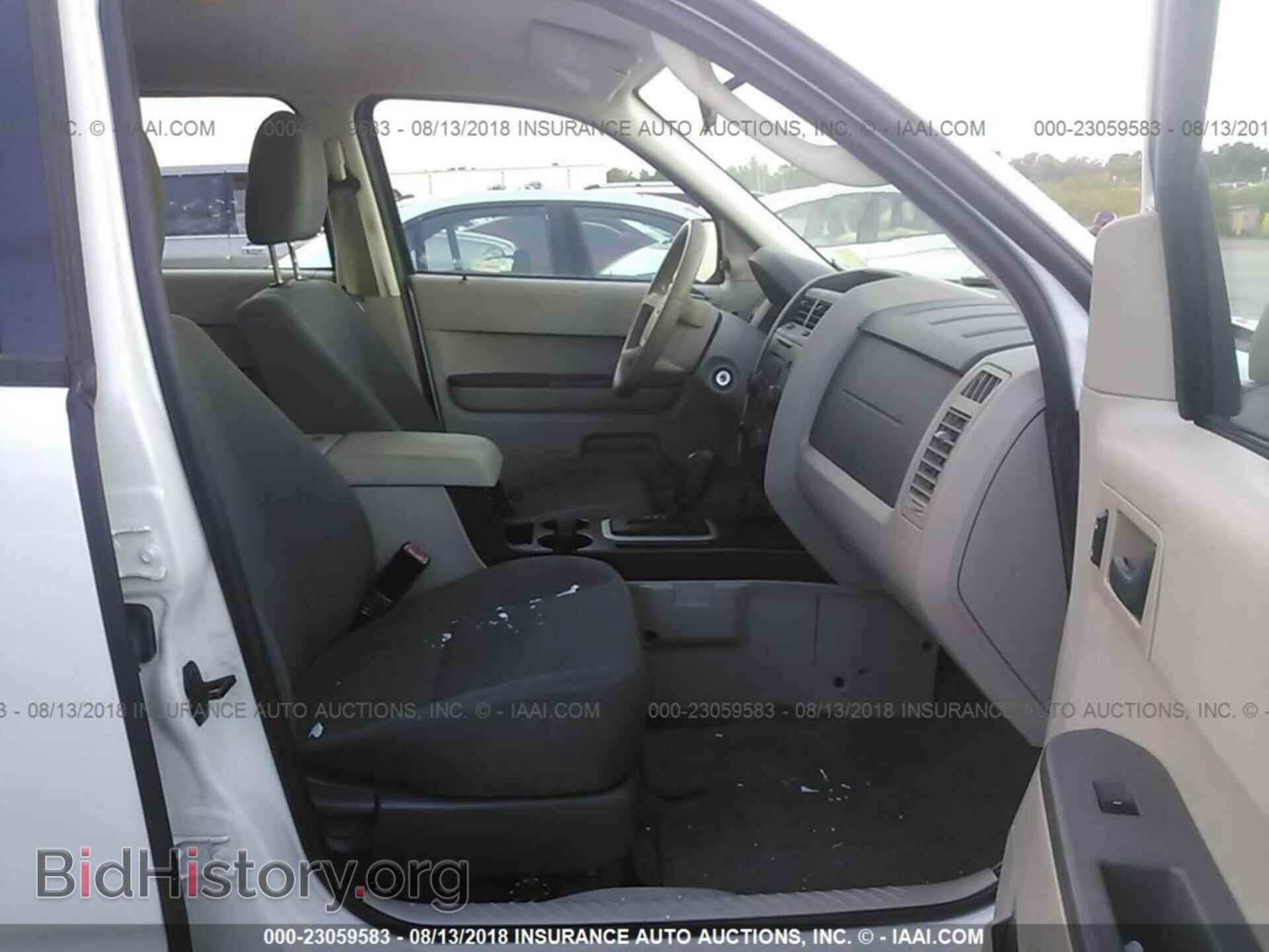2011 Ford Escape - VIN: 1FMCU0C78BKA50707 - Фото 5