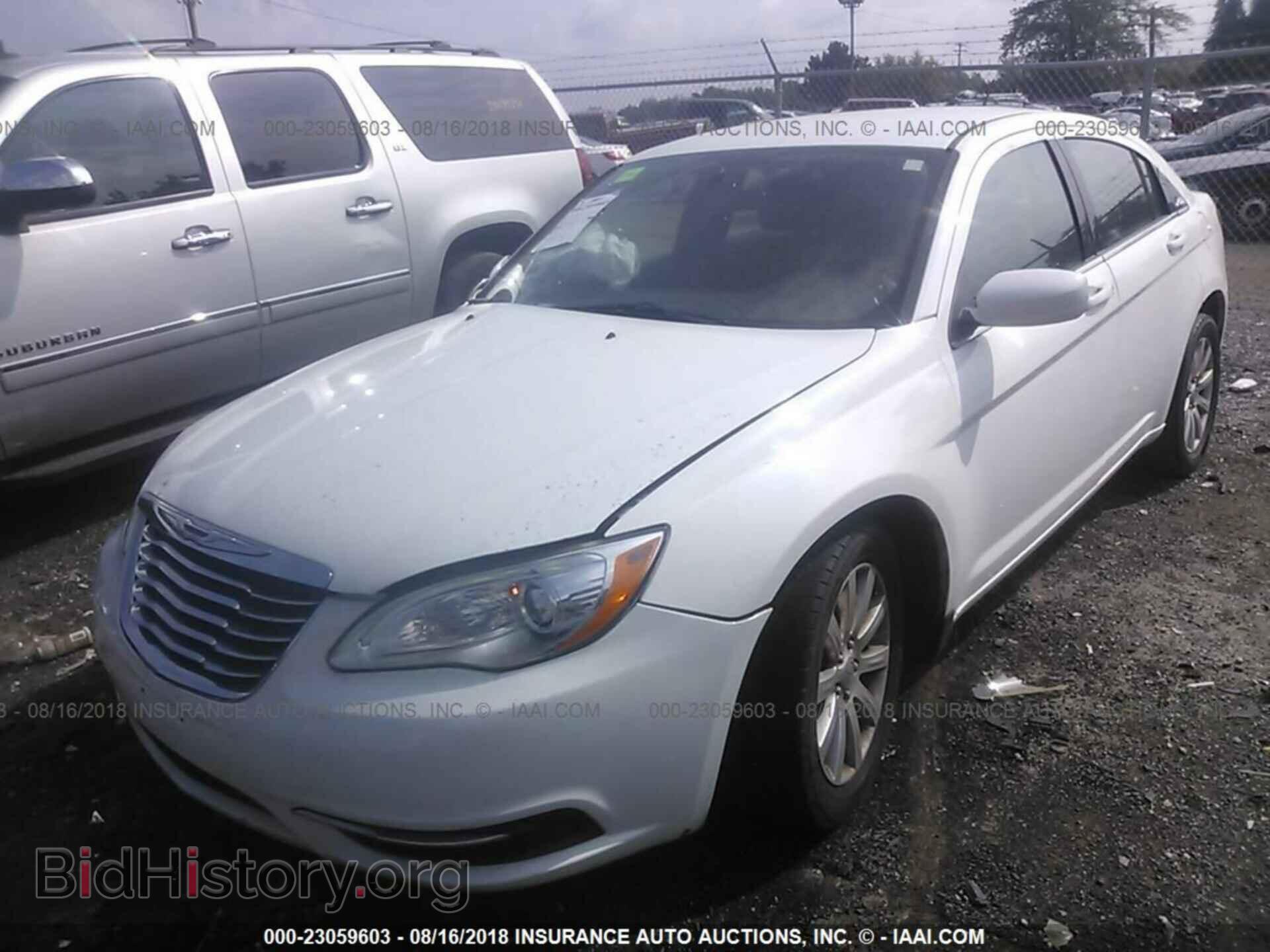 2012 Chrysler 200 - VIN: 1C3CCBBBXCN113898 - Фото 2