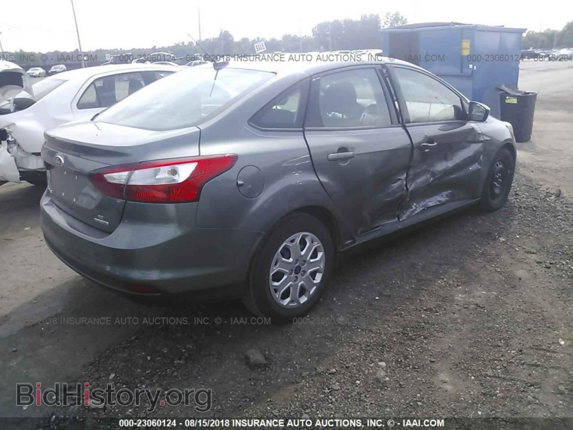 2012 Ford Focus - VIN: 1FAHP3F26CL421674 - Photo 4