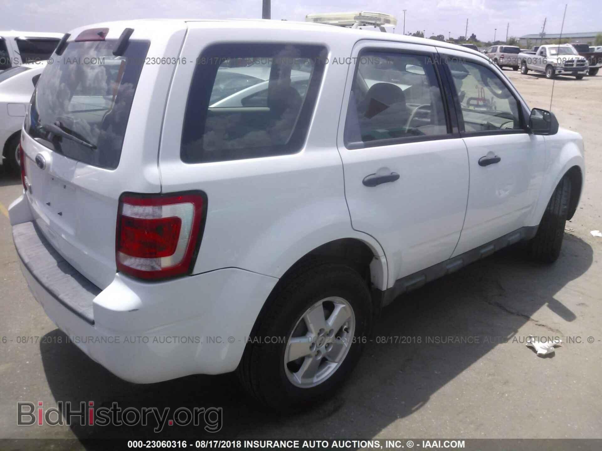 2011 Ford Escape - VIN: 1FMCU0C7XBKA50837 - Фото 4