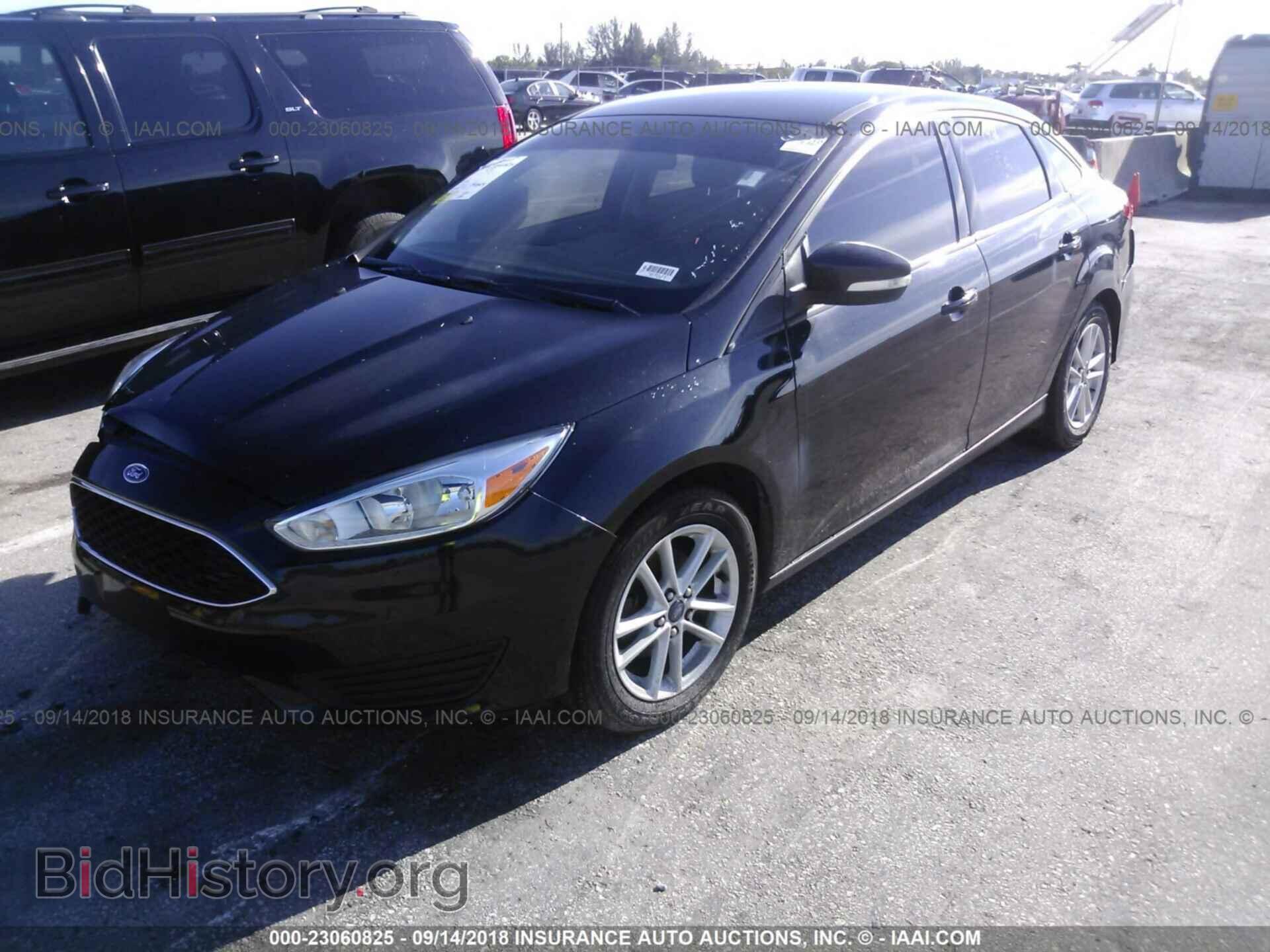 2015 Ford Focus - VIN: 1FADP3F2XFL243318 - Фото 2