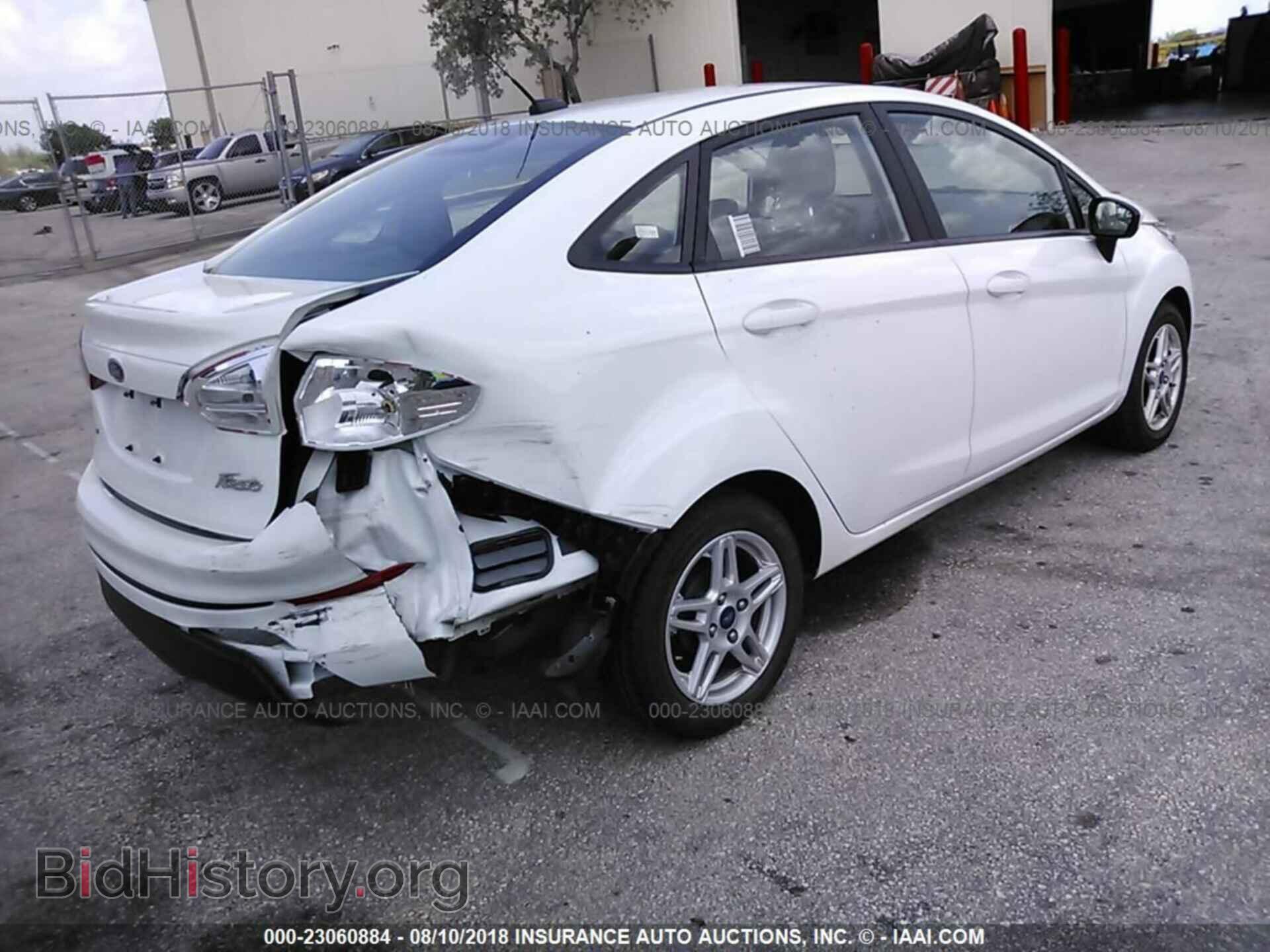 2017 Ford Fiesta - VIN: 3FADP4BJ8HM136031 - Photo 4