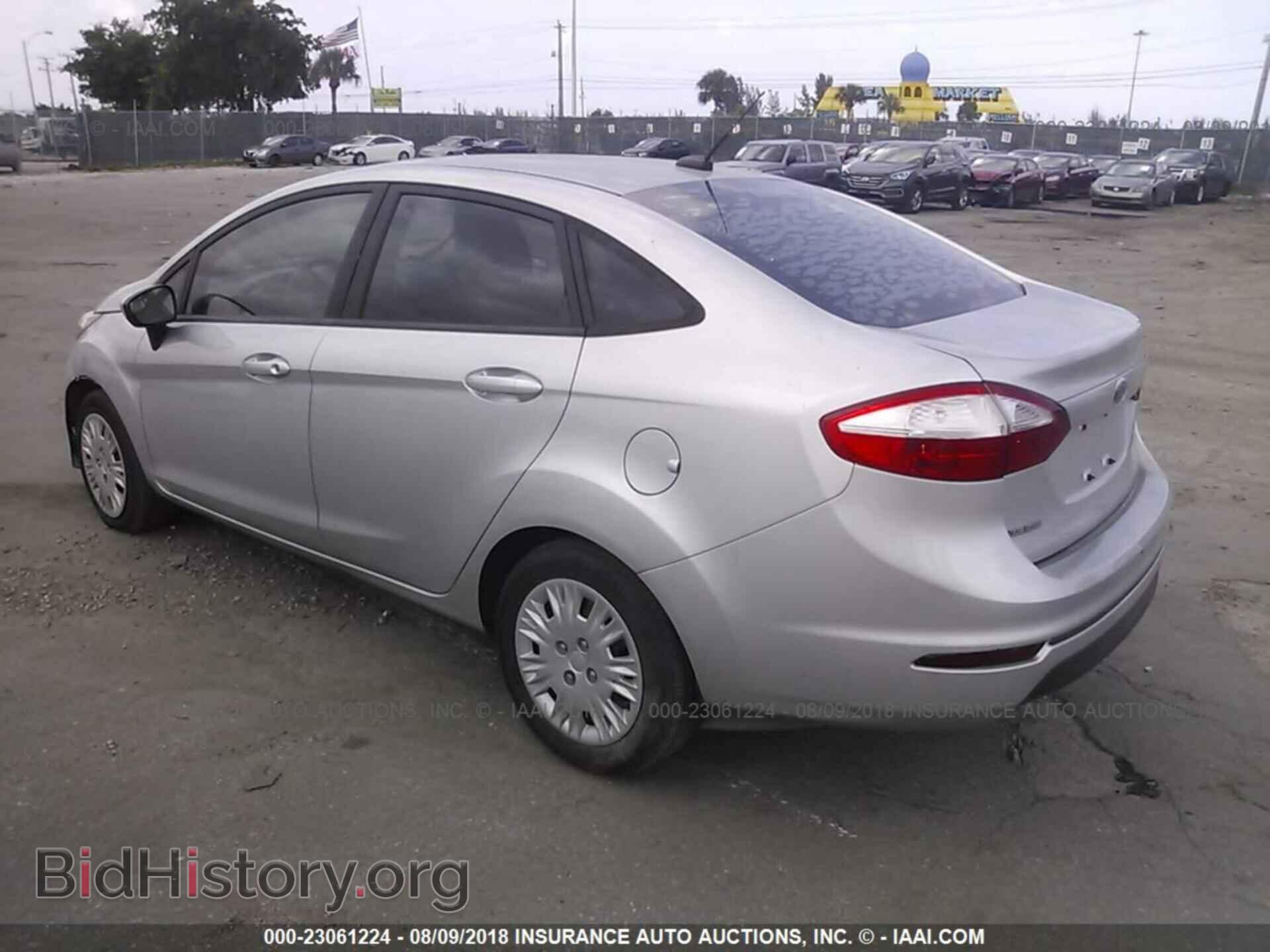 2015 Ford Fiesta - VIN: 3FADP4AJ1FM160587 - Фото 3