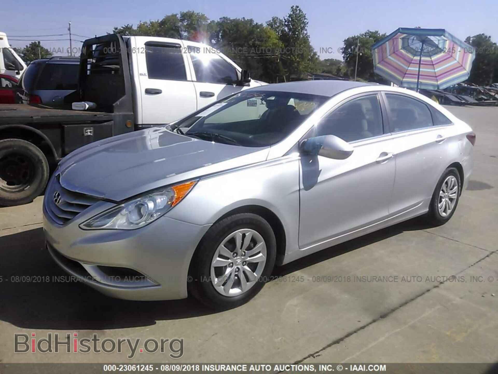 2012 Hyundai Sonata - VIN: 5NPEB4AC5CH369055 - Photo 2