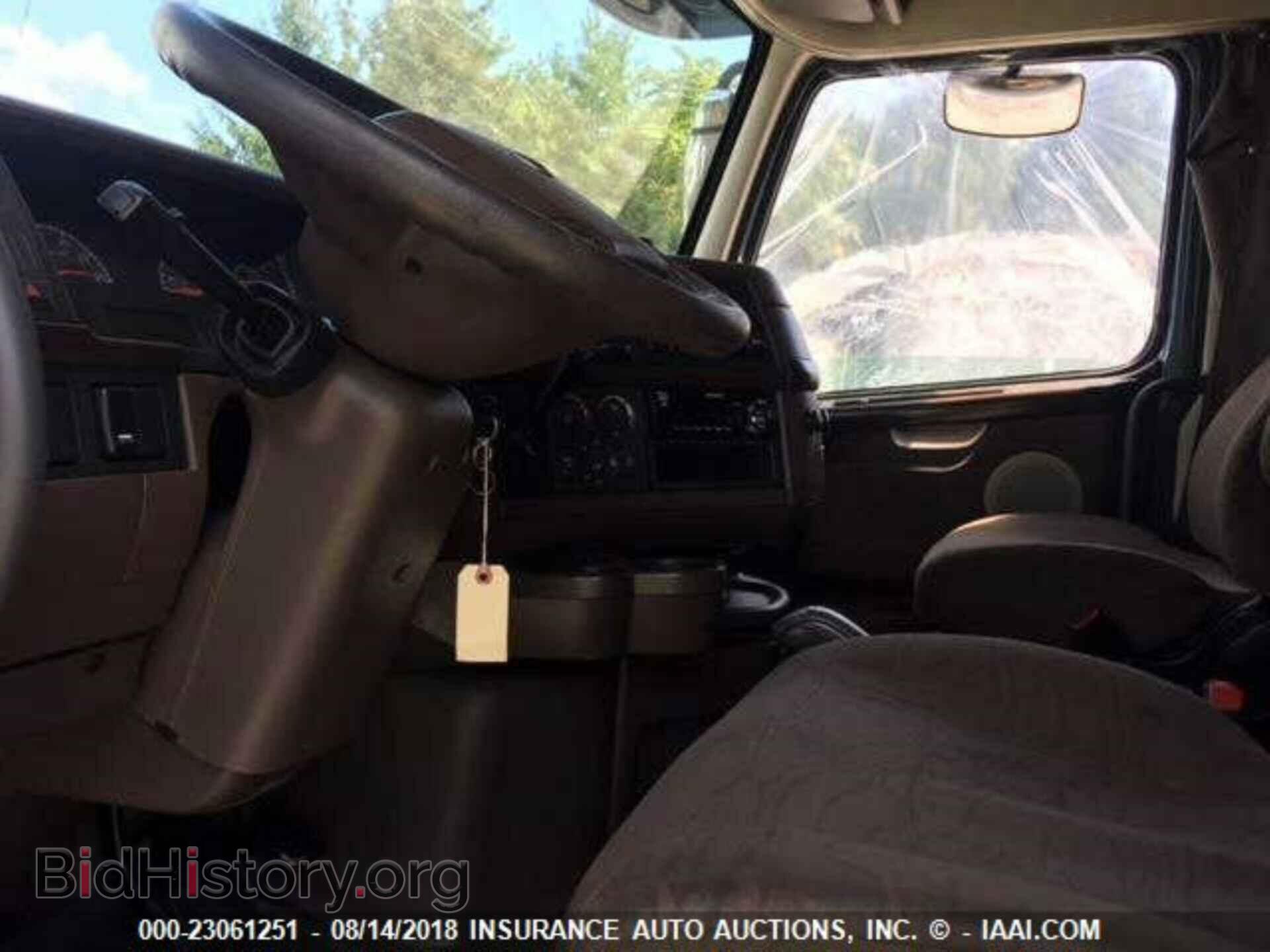 2016 Volvo Vnl - VIN: 4V4NC9EJ0GN953652 - Фото 5