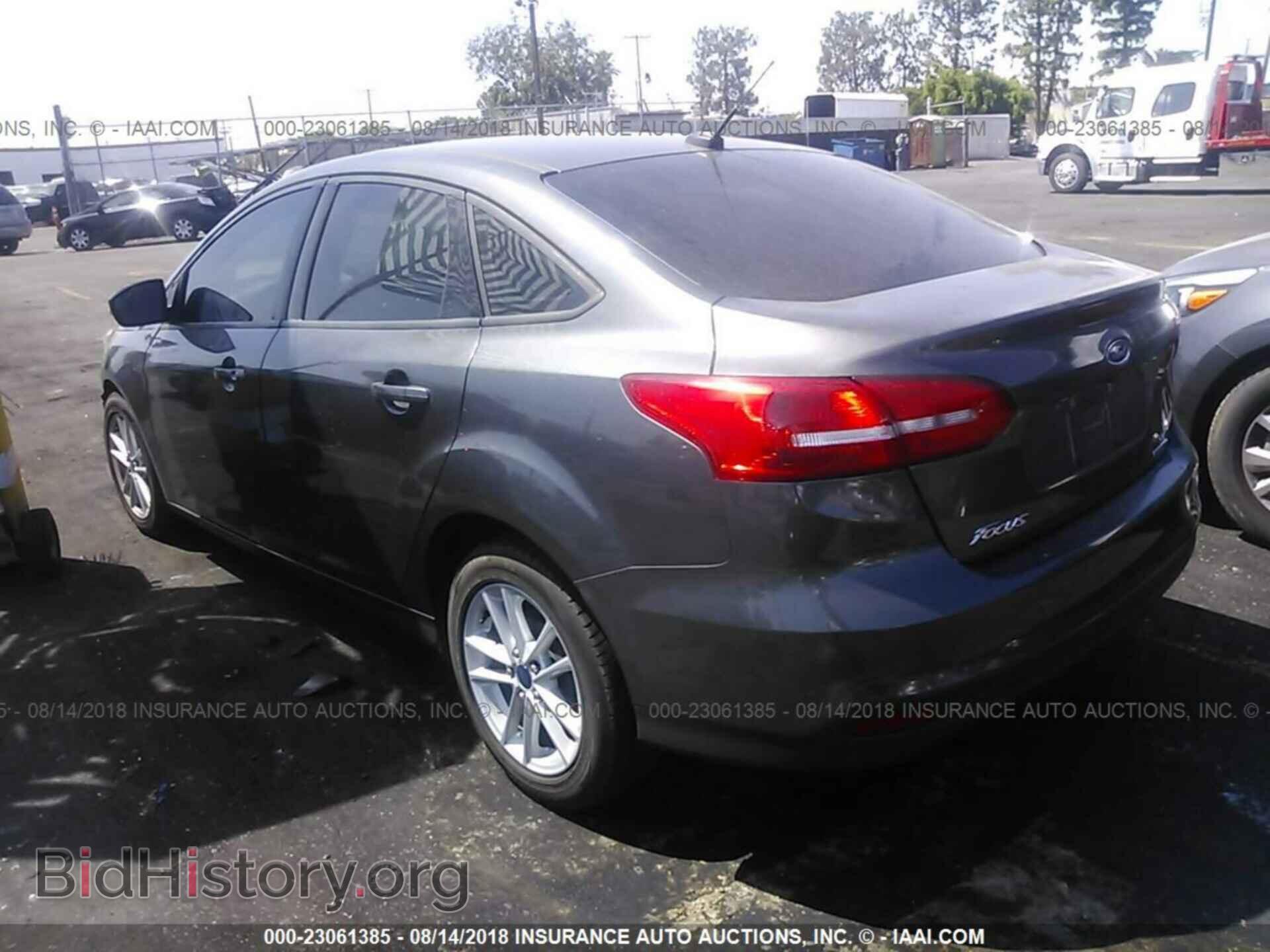 2015 Ford Focus - VIN: 1FADP3F28FL263745 - Photo 3
