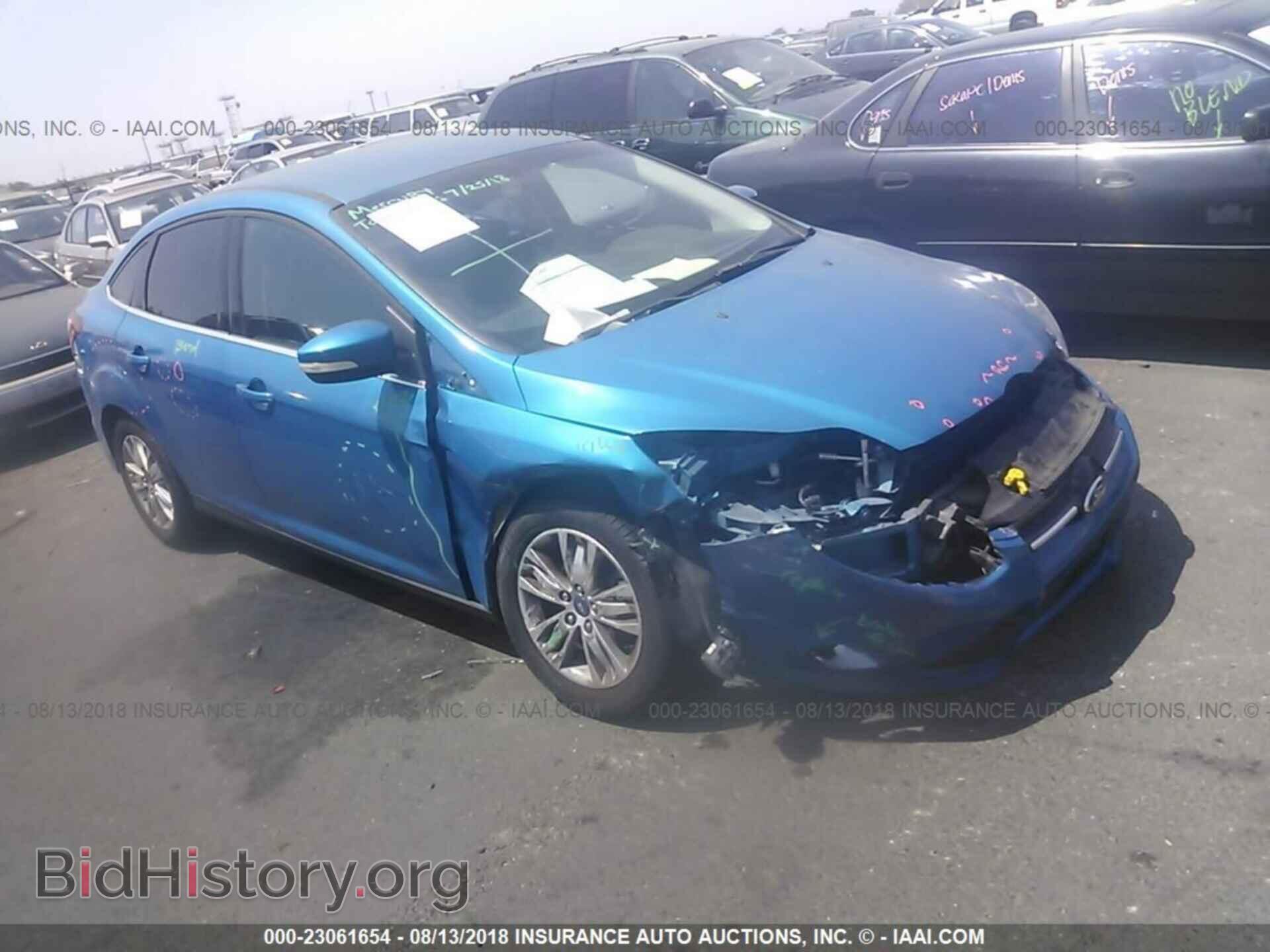 Photo 1FAHP3H24CL372424 - Ford Focus 2012