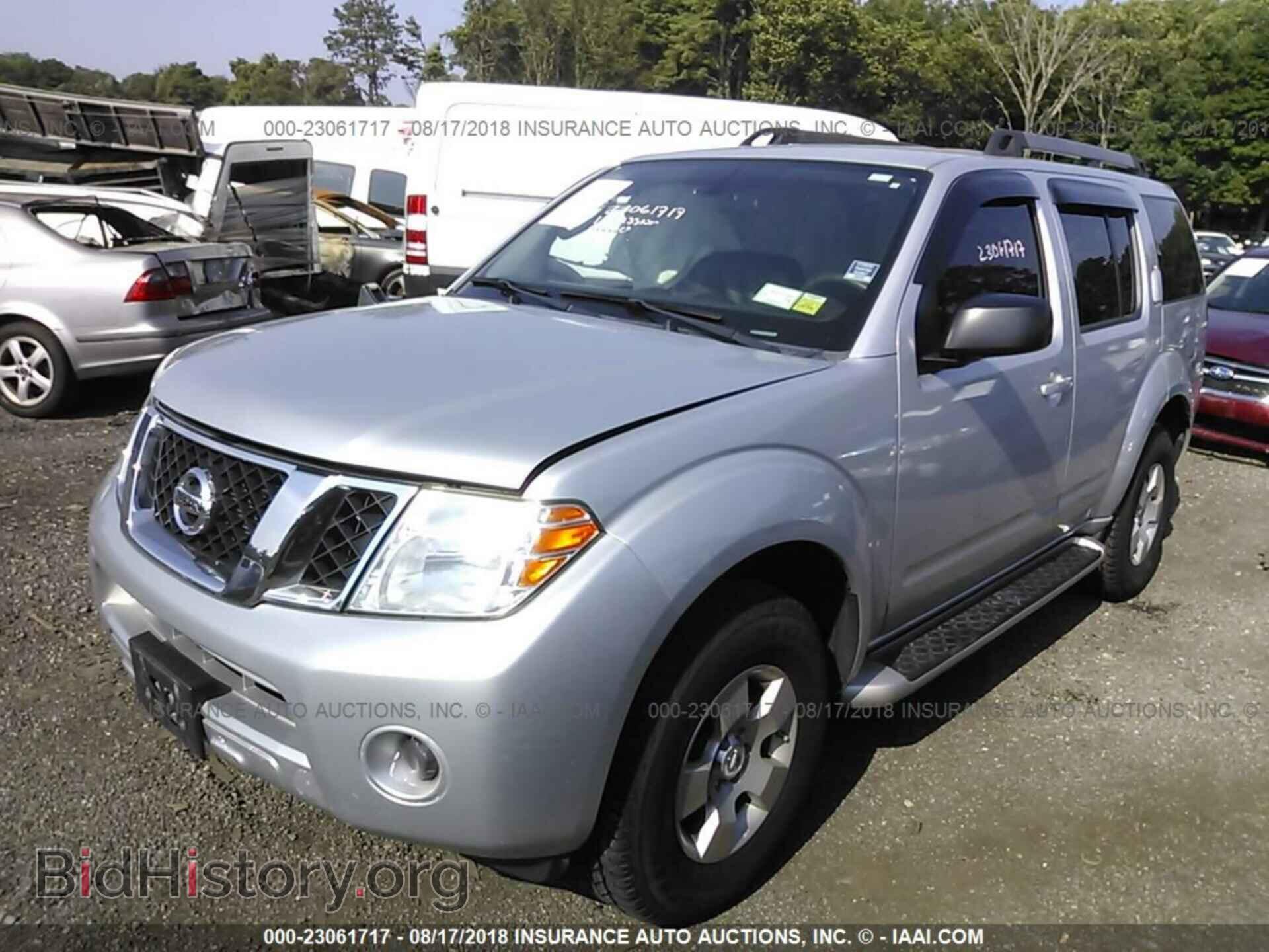 2011 Nissan Pathfinder - VIN: 5N1AR1NB4BC618199 - Фото 2