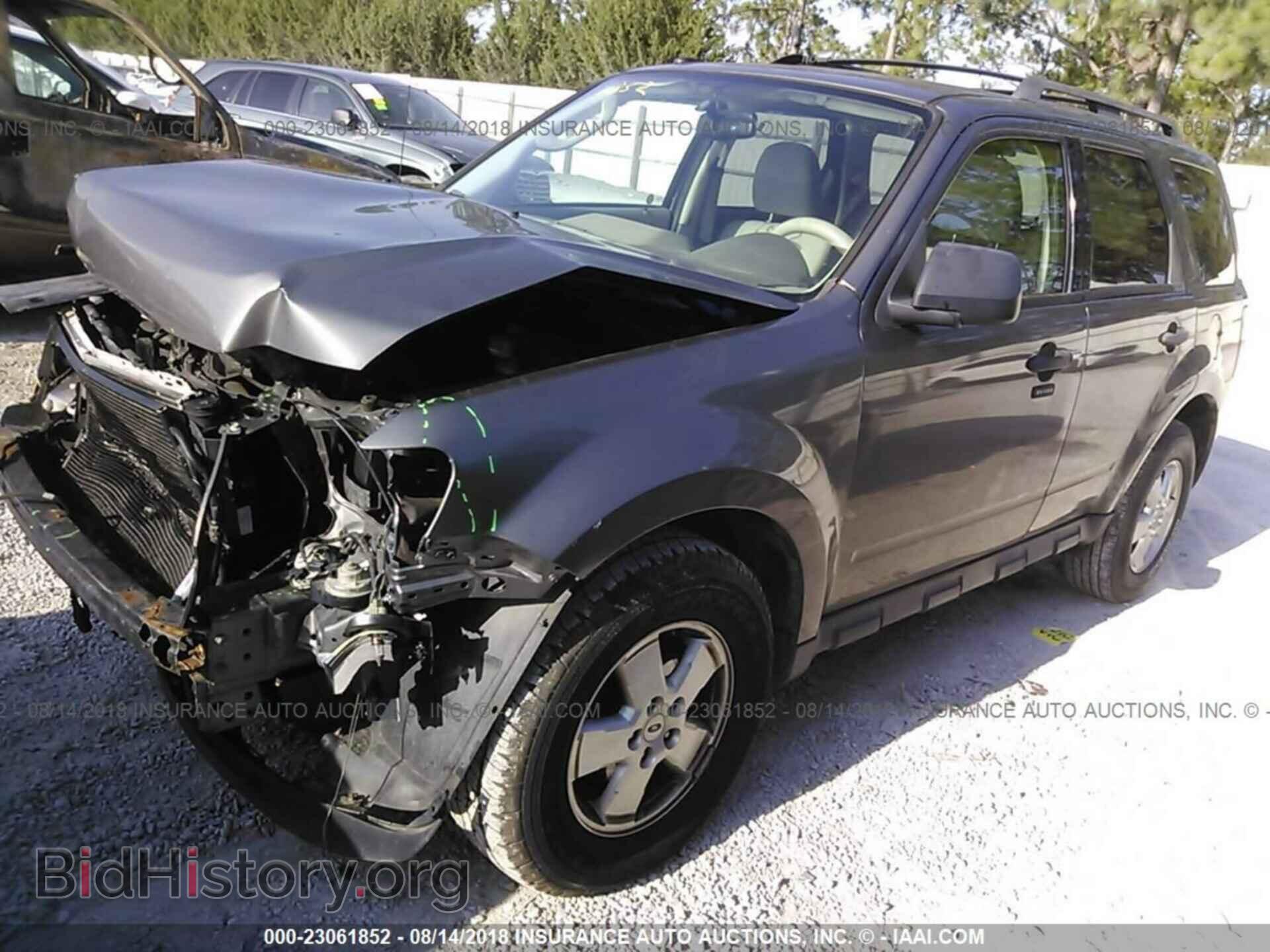 2012 Ford Escape - VIN: 1FMCU9DG5CKA60745 - Фото 2