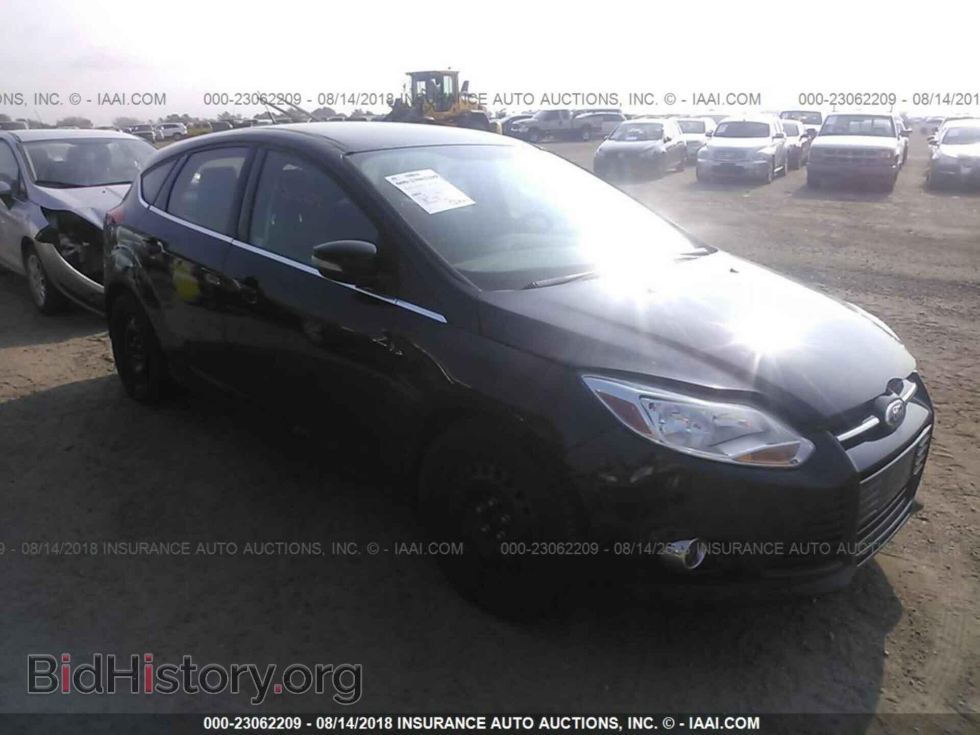 Photo 1FAHP3M28CL145422 - Ford Focus 2012