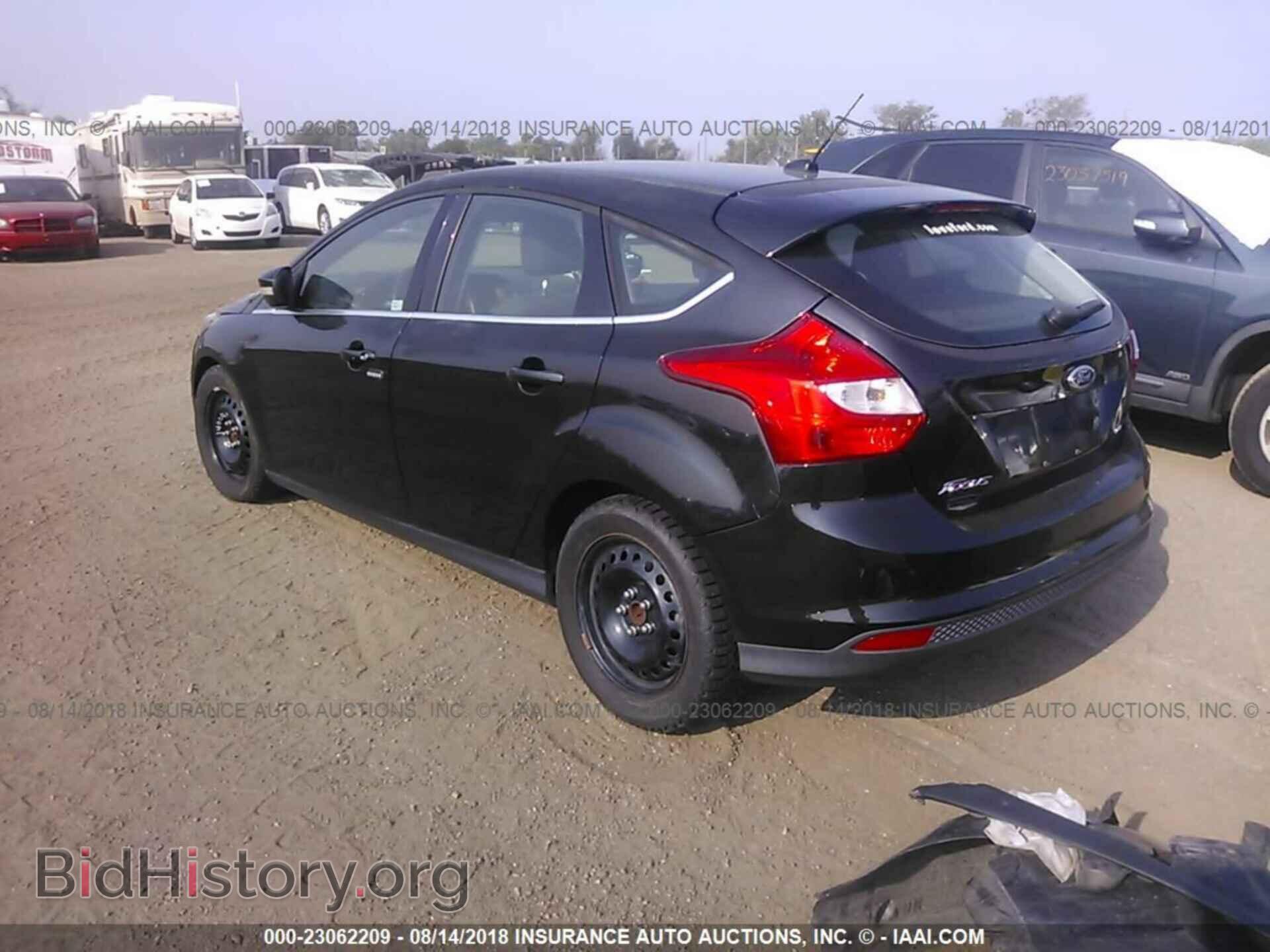 2012 Ford Focus - VIN: 1FAHP3M28CL145422 - Photo 3