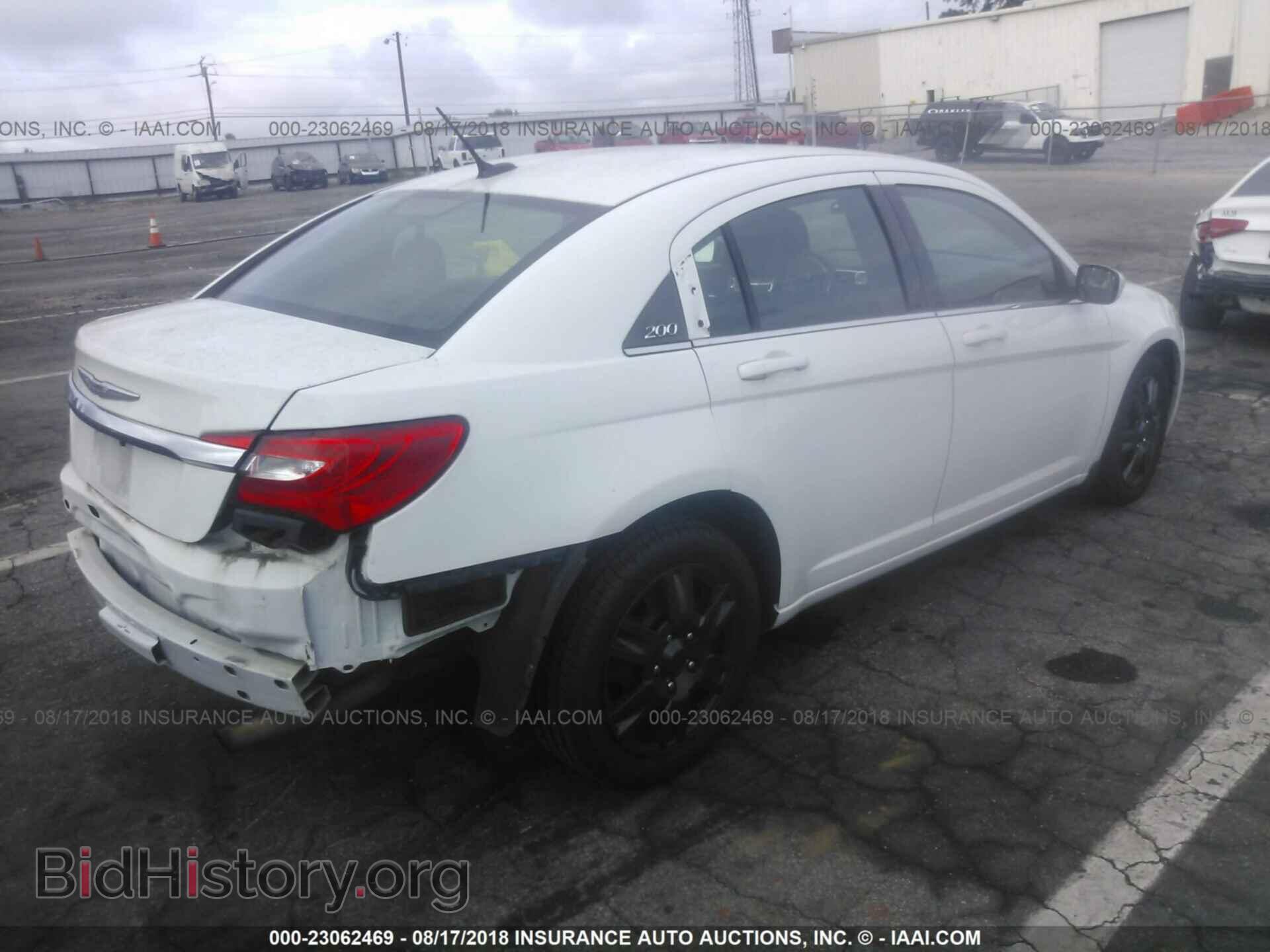 2013 Chrysler 200 - VIN: 1C3CCBAB5DN606228 - Photo 4