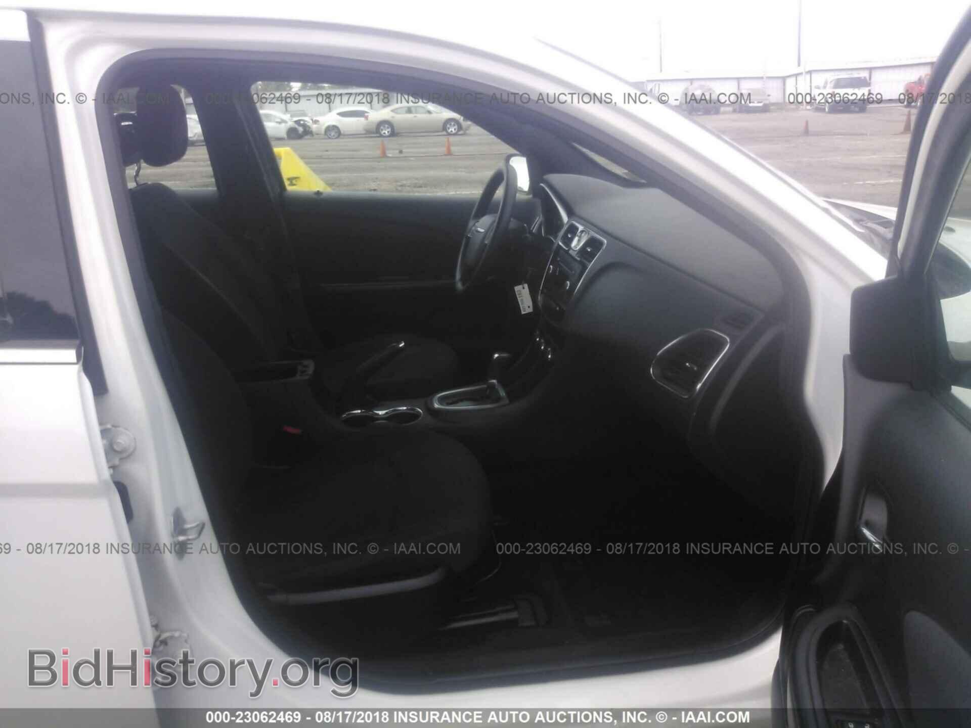 2013 Chrysler 200 - VIN: 1C3CCBAB5DN606228 - Photo 5