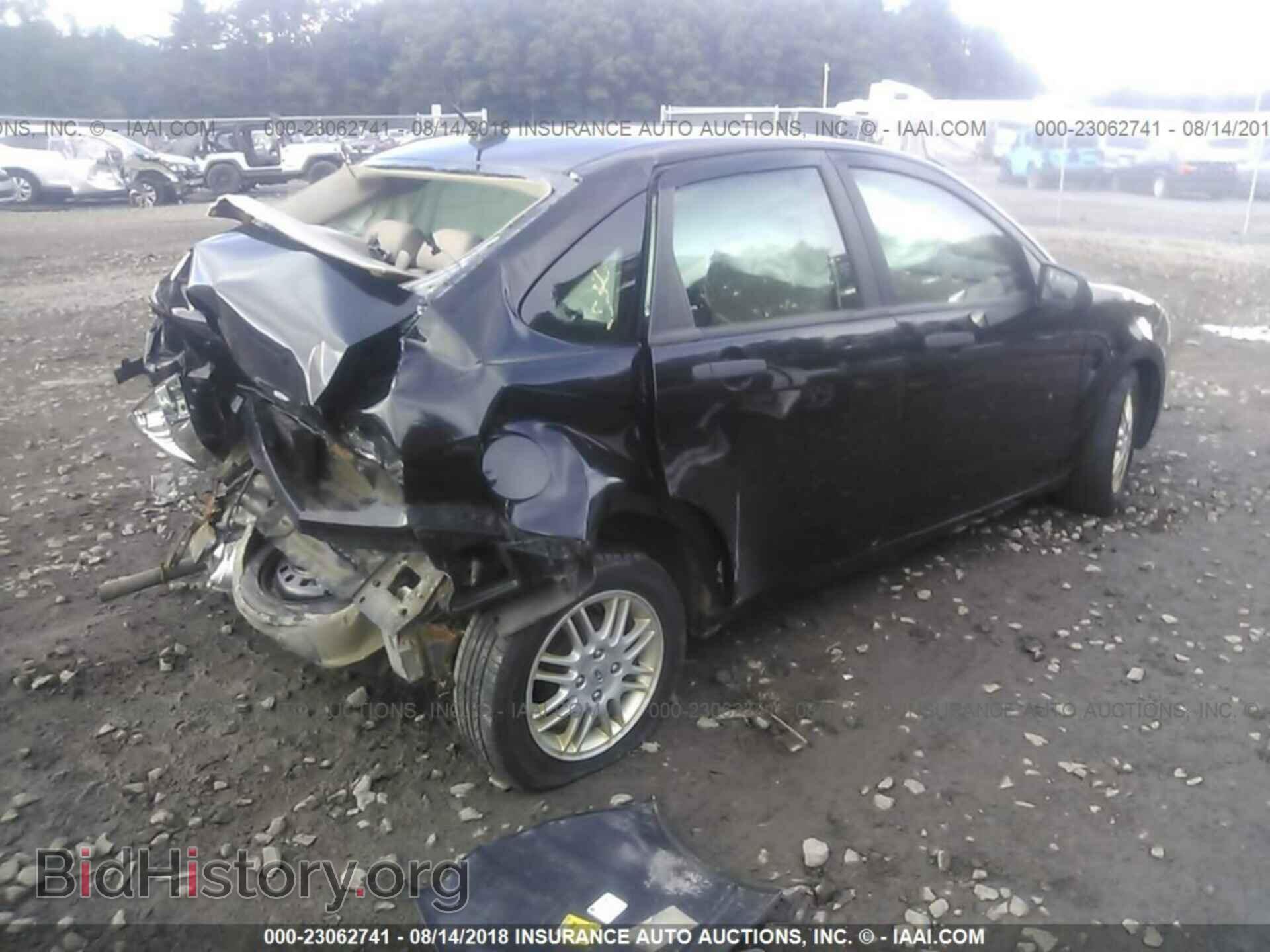 2011 Ford Focus - VIN: 1FAHP3FN4BW100370 - Фото 4