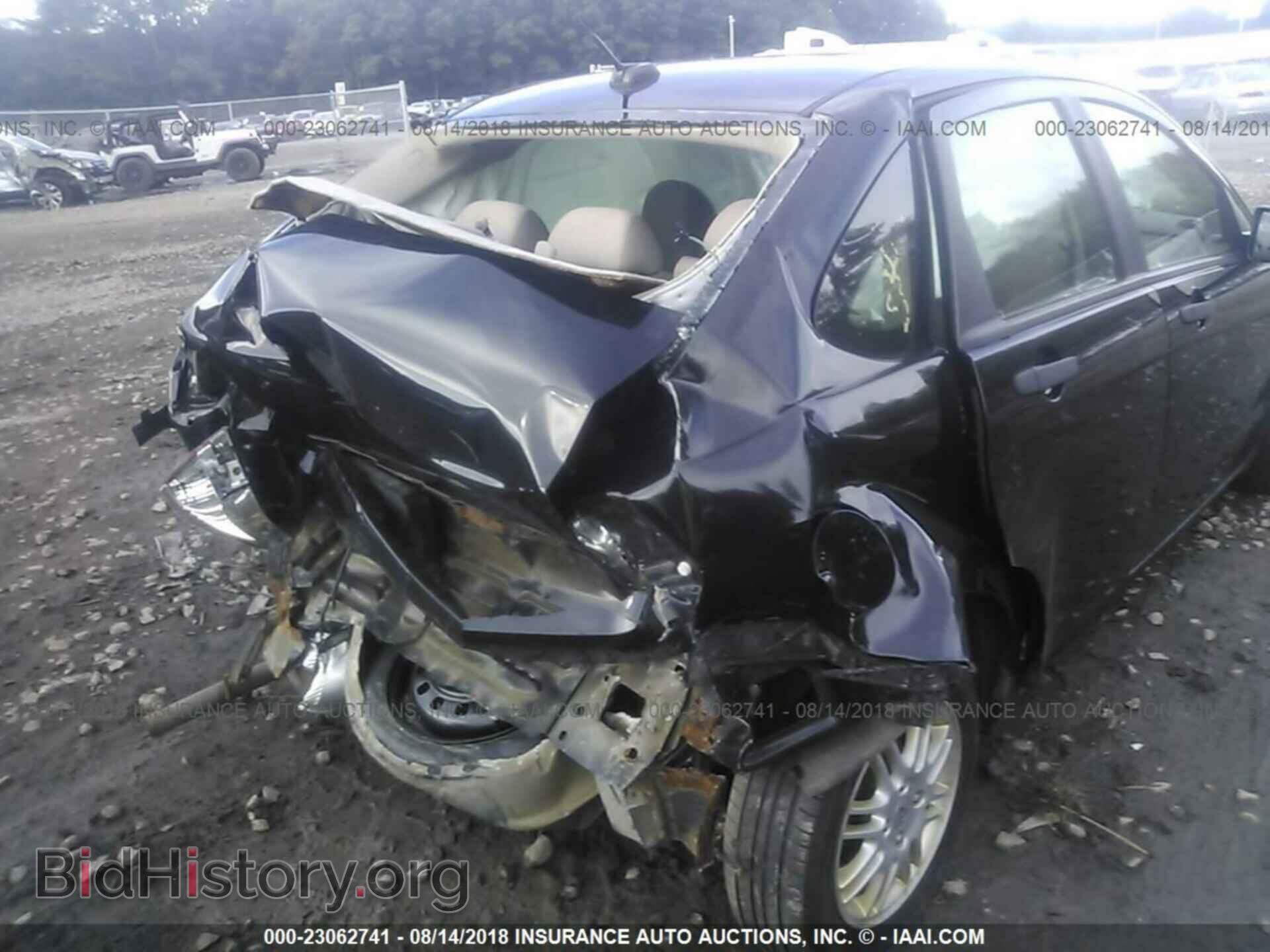 2011 Ford Focus - VIN: 1FAHP3FN4BW100370 - Фото 6