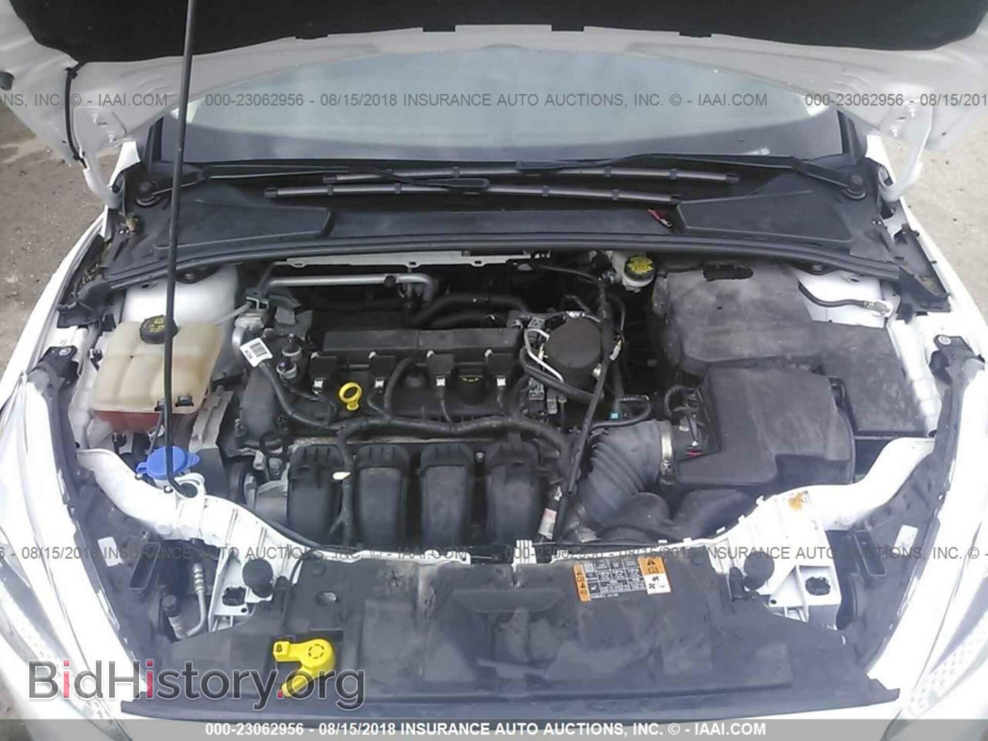 2016 Ford Focus - VIN: 1FADP3E23GL212057 - Photo 10