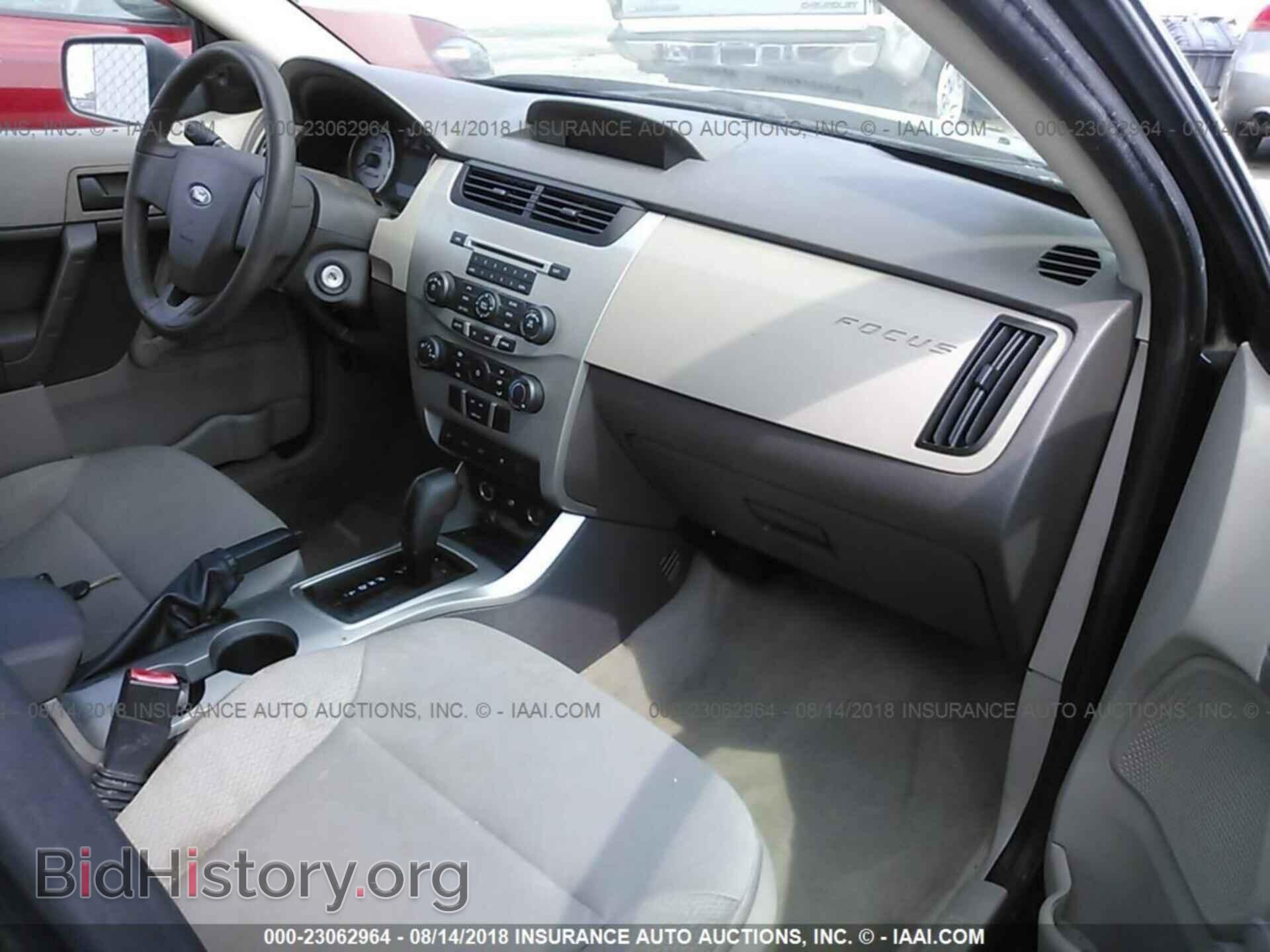 2011 Ford Focus - VIN: 1FAHP3EN7BW110182 - Фото 5