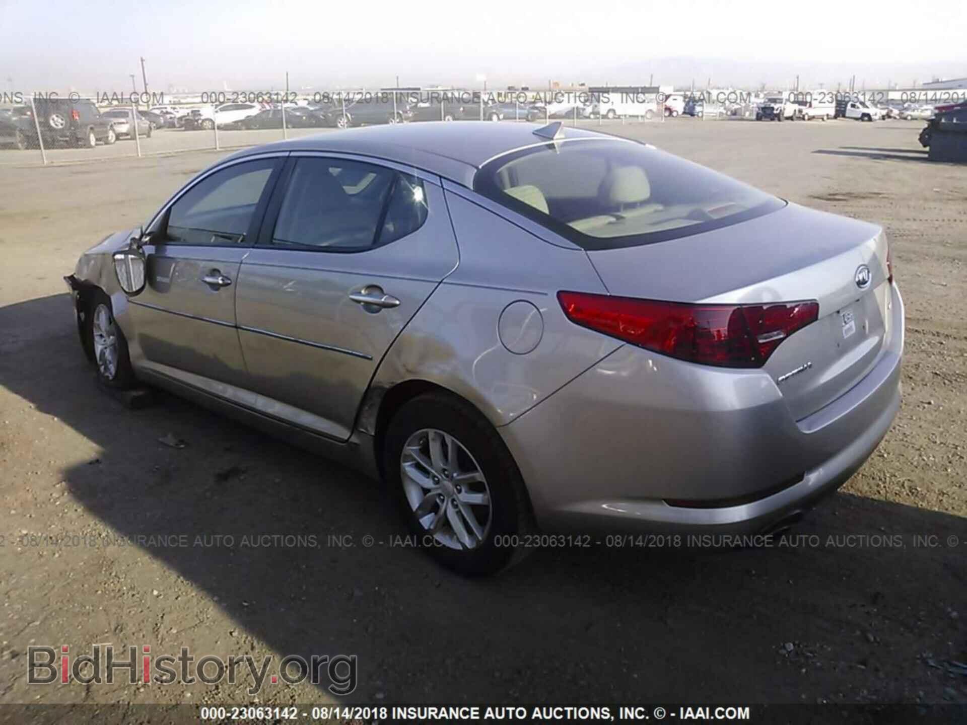 2012 Kia Optima - VIN: 5XXGM4A7XCG034228 - Photo 3