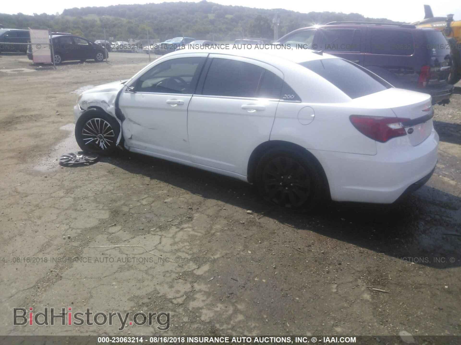 2013 Chrysler 200 - VIN: 1C3CCBABXDN640973 - Photo 3