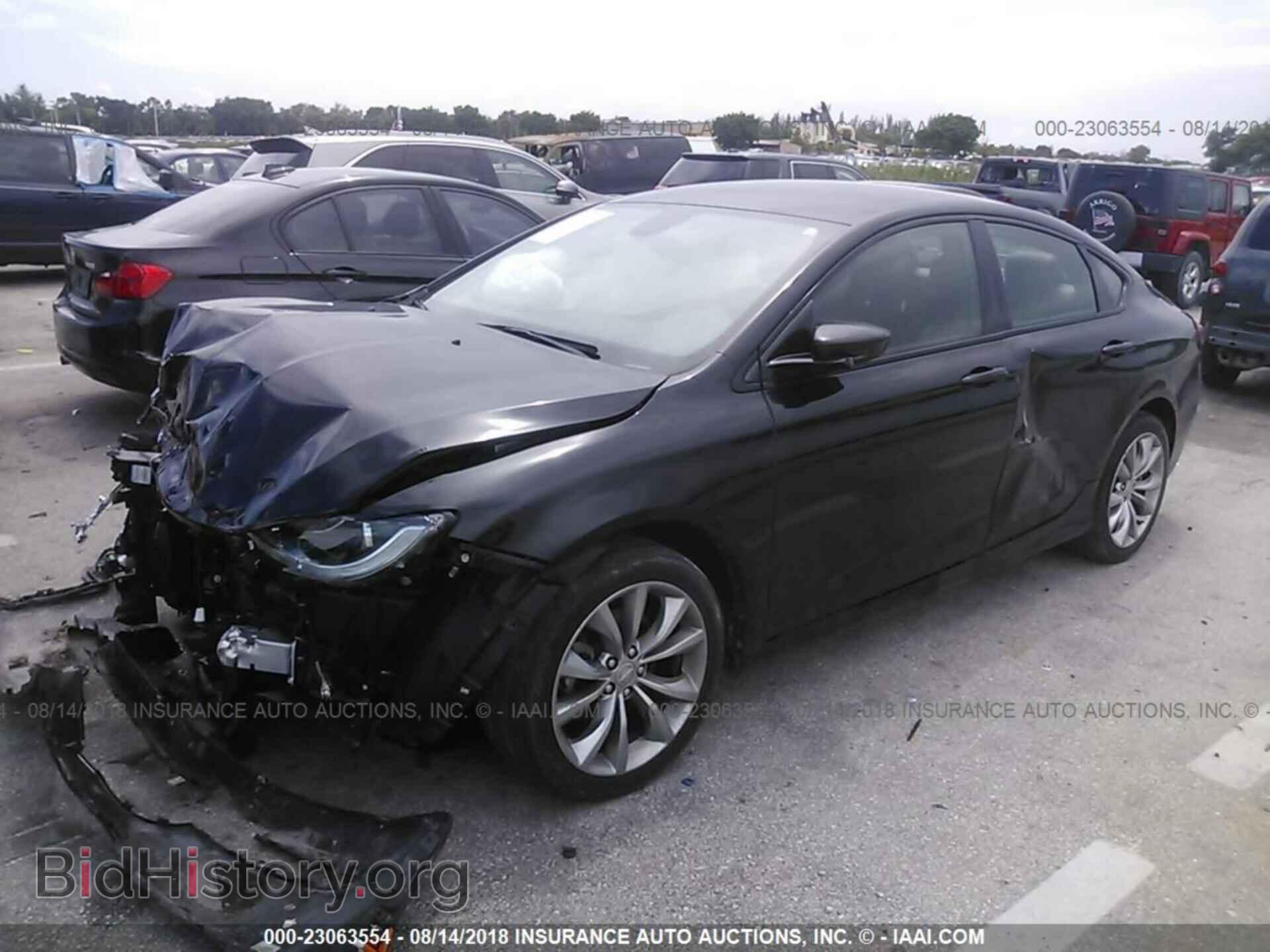 2016 Chrysler 200 - VIN: 1C3CCCBB1GN125482 - Фото 2