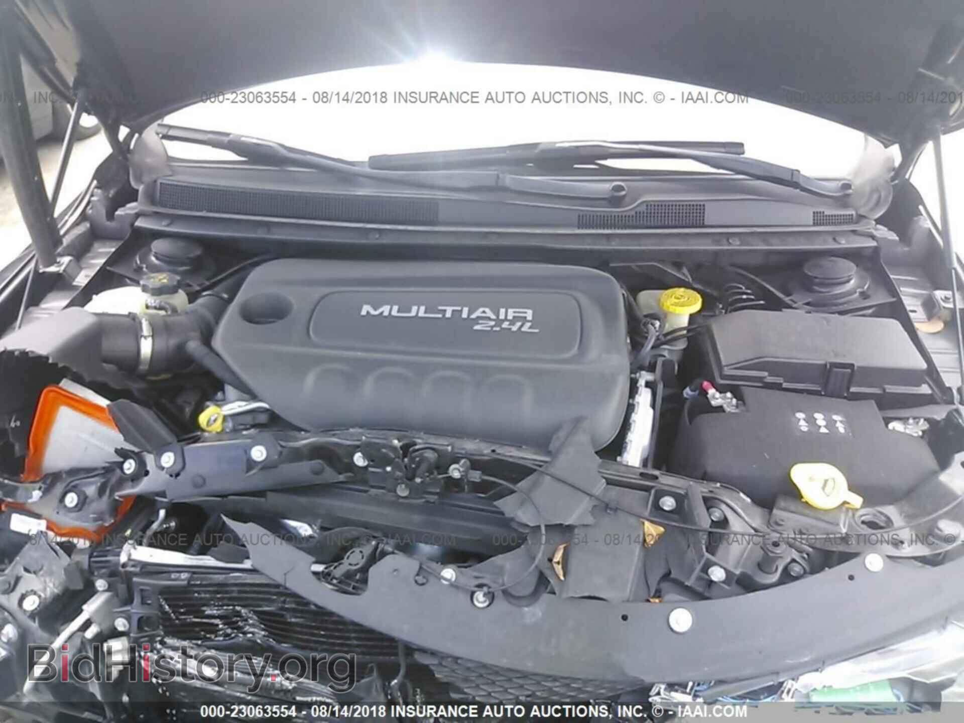 2016 Chrysler 200 - VIN: 1C3CCCBB1GN125482 - Фото 10