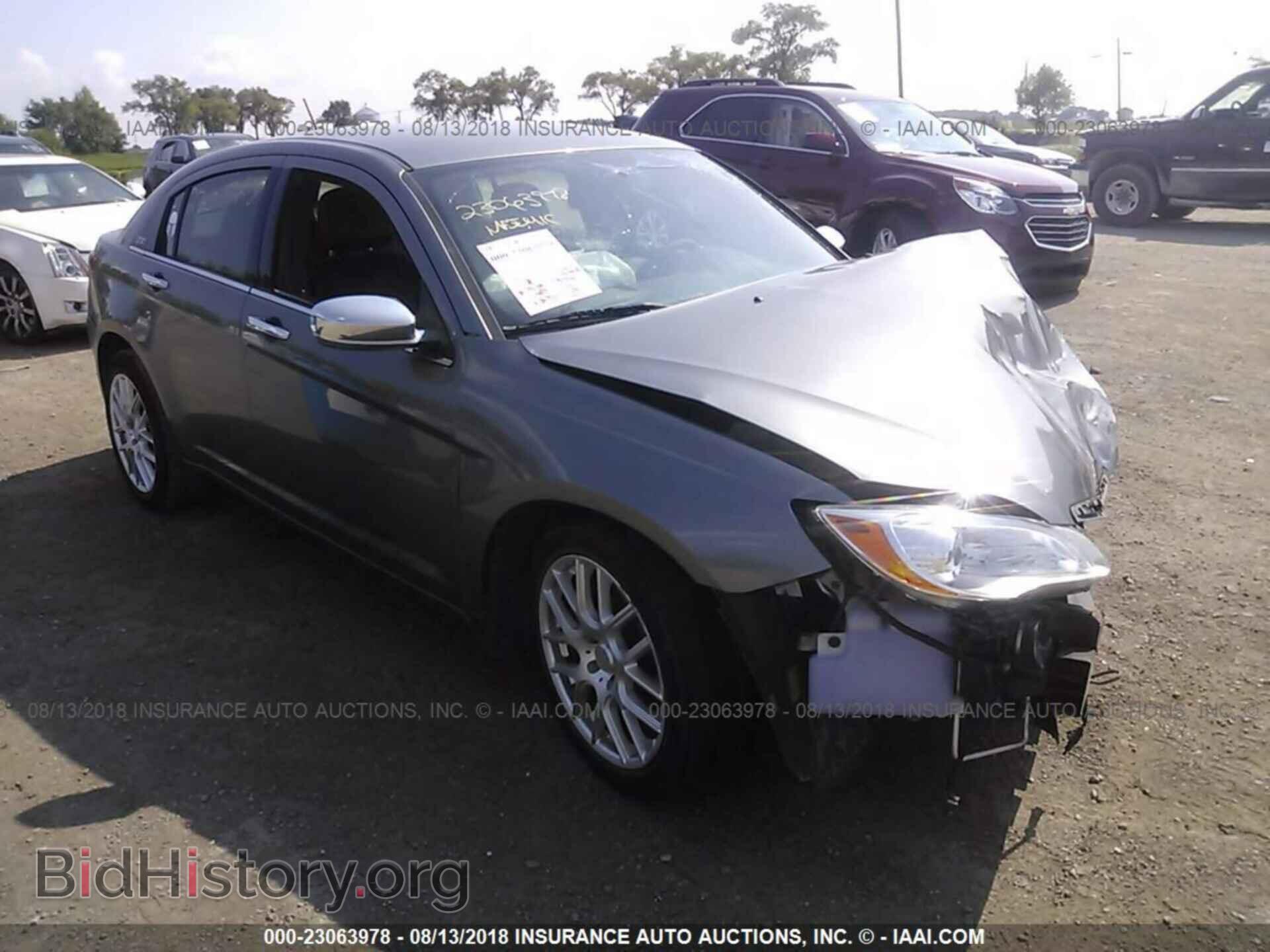 Photo 1C3BC2FB4BN582764 - Chrysler 200 2011