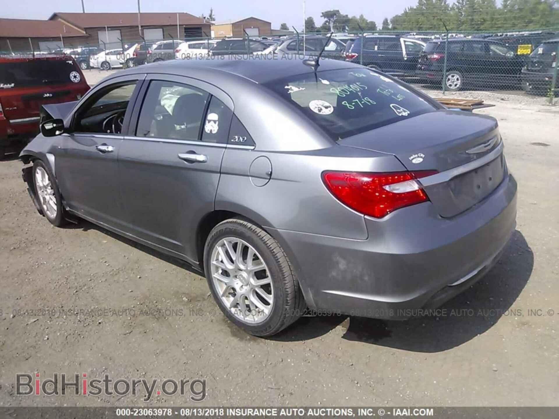 2011 Chrysler 200 - VIN: 1C3BC2FB4BN582764 - Photo 3