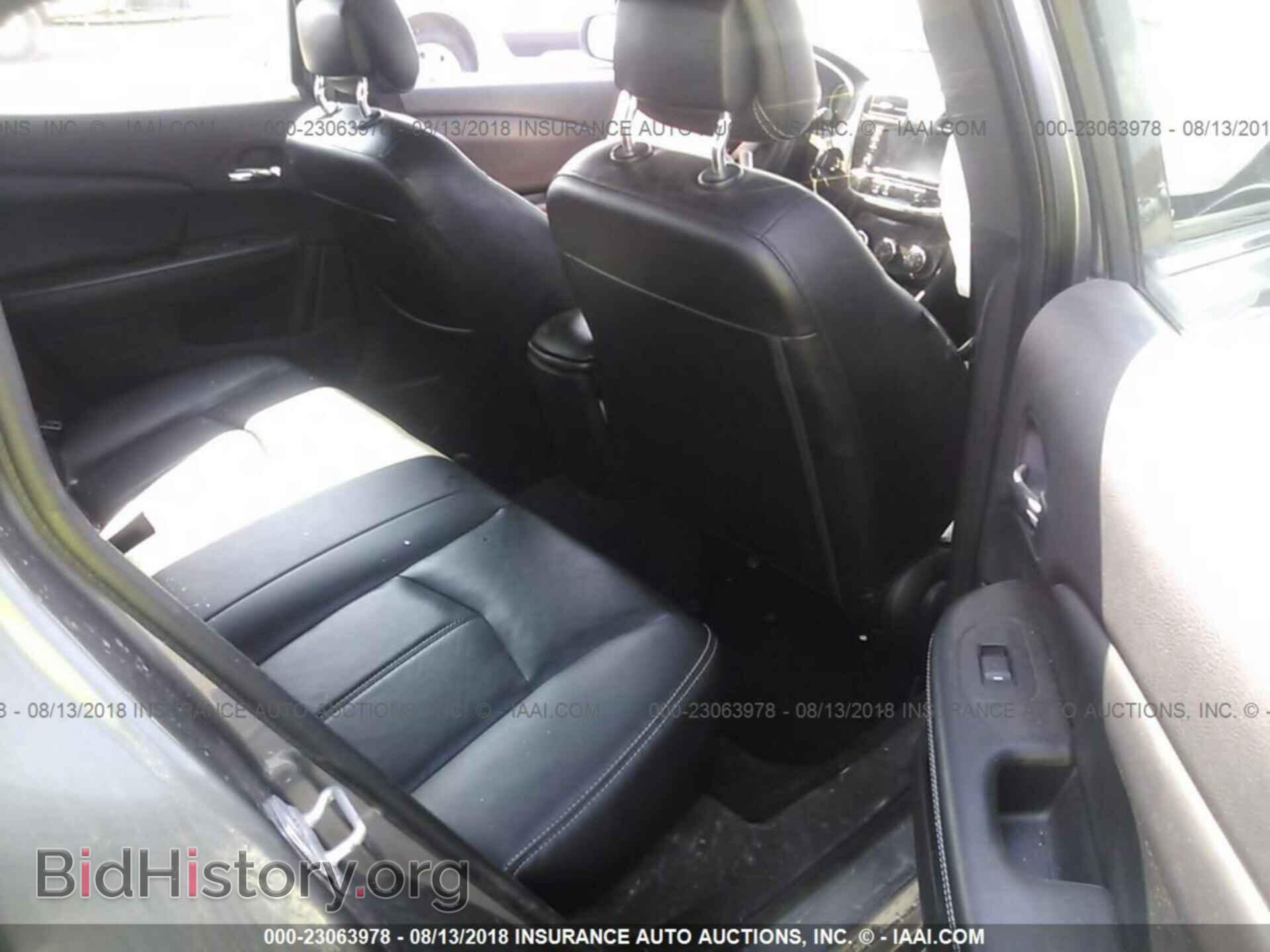 2011 Chrysler 200 - VIN: 1C3BC2FB4BN582764 - Photo 8