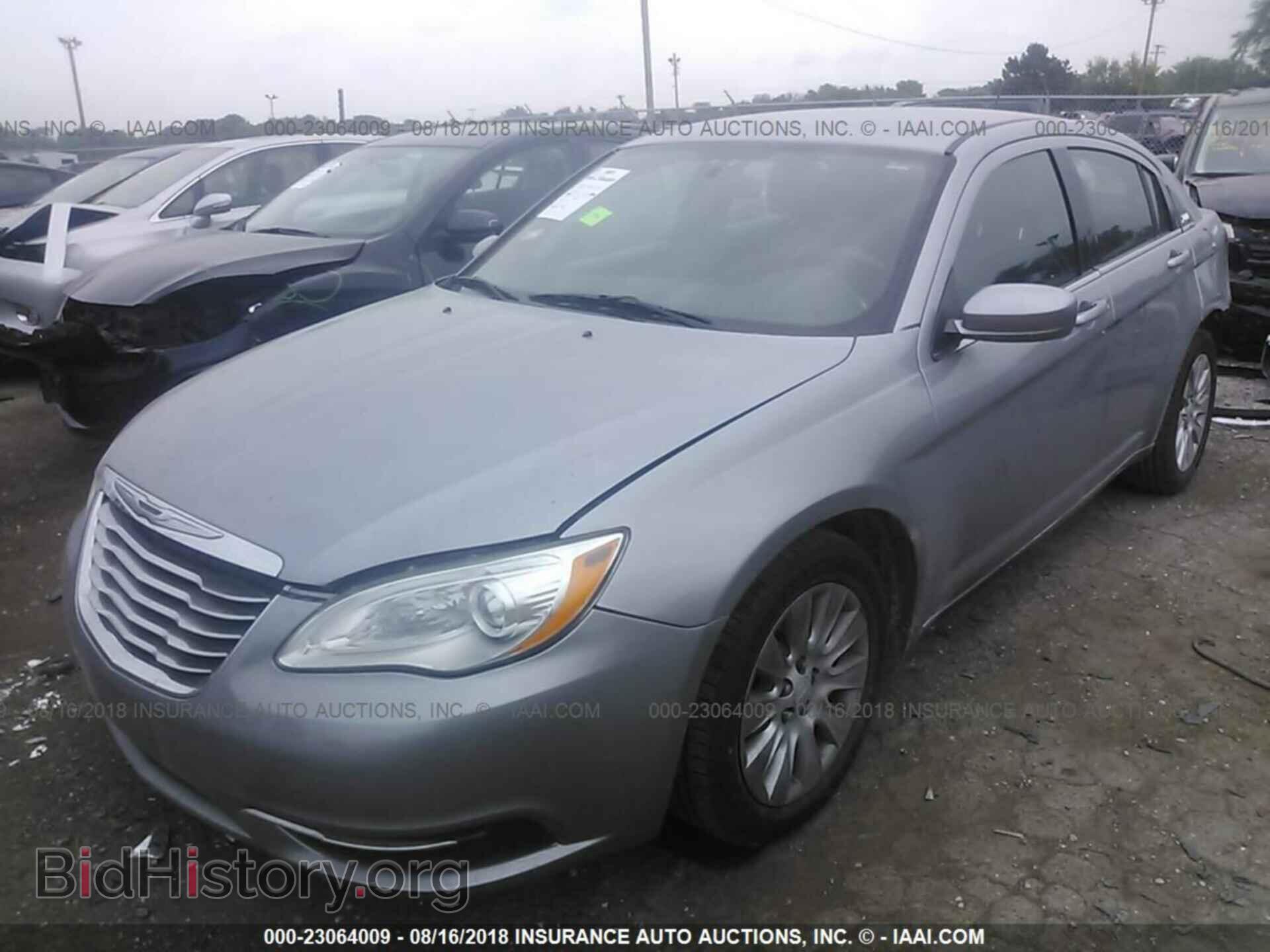 2014 Chrysler 200 - VIN: 1C3CCBAB6EN205157 - Фото 2